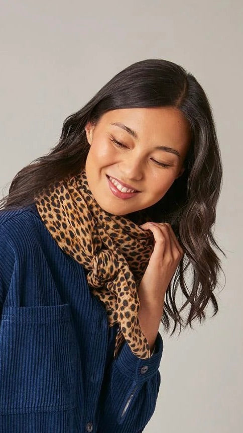 FOULARD CARRE EN LAINE KATE HARRIS WILSON LEOPARD