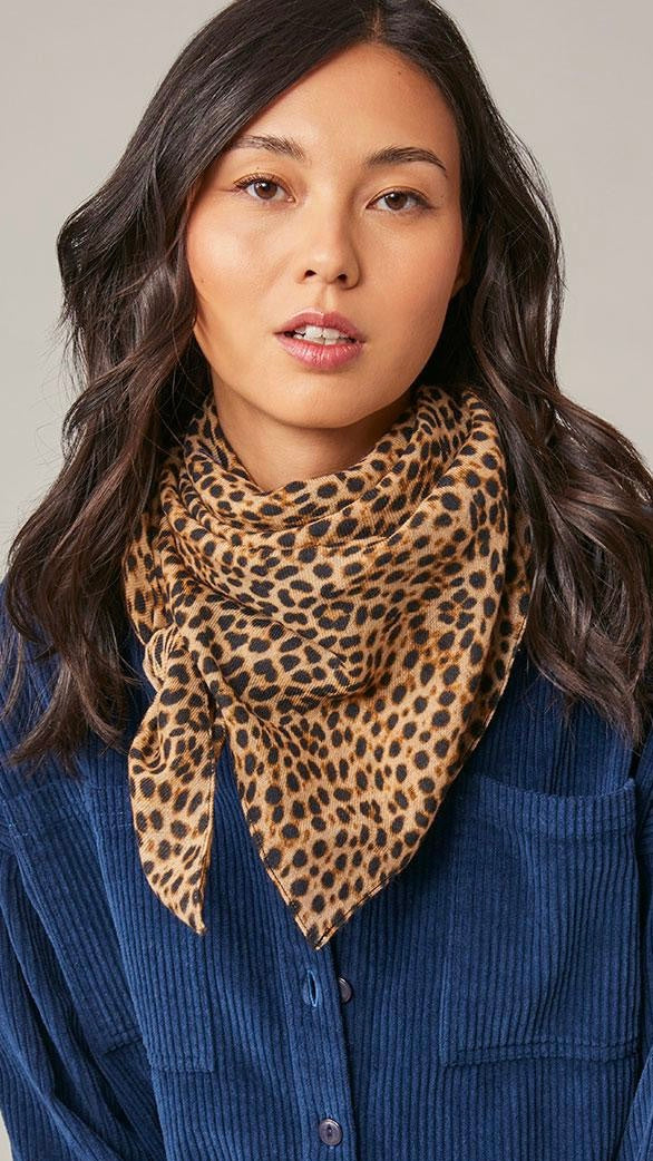 FOULARD CARRE EN LAINE KATE HARRIS WILSON LEOPARD