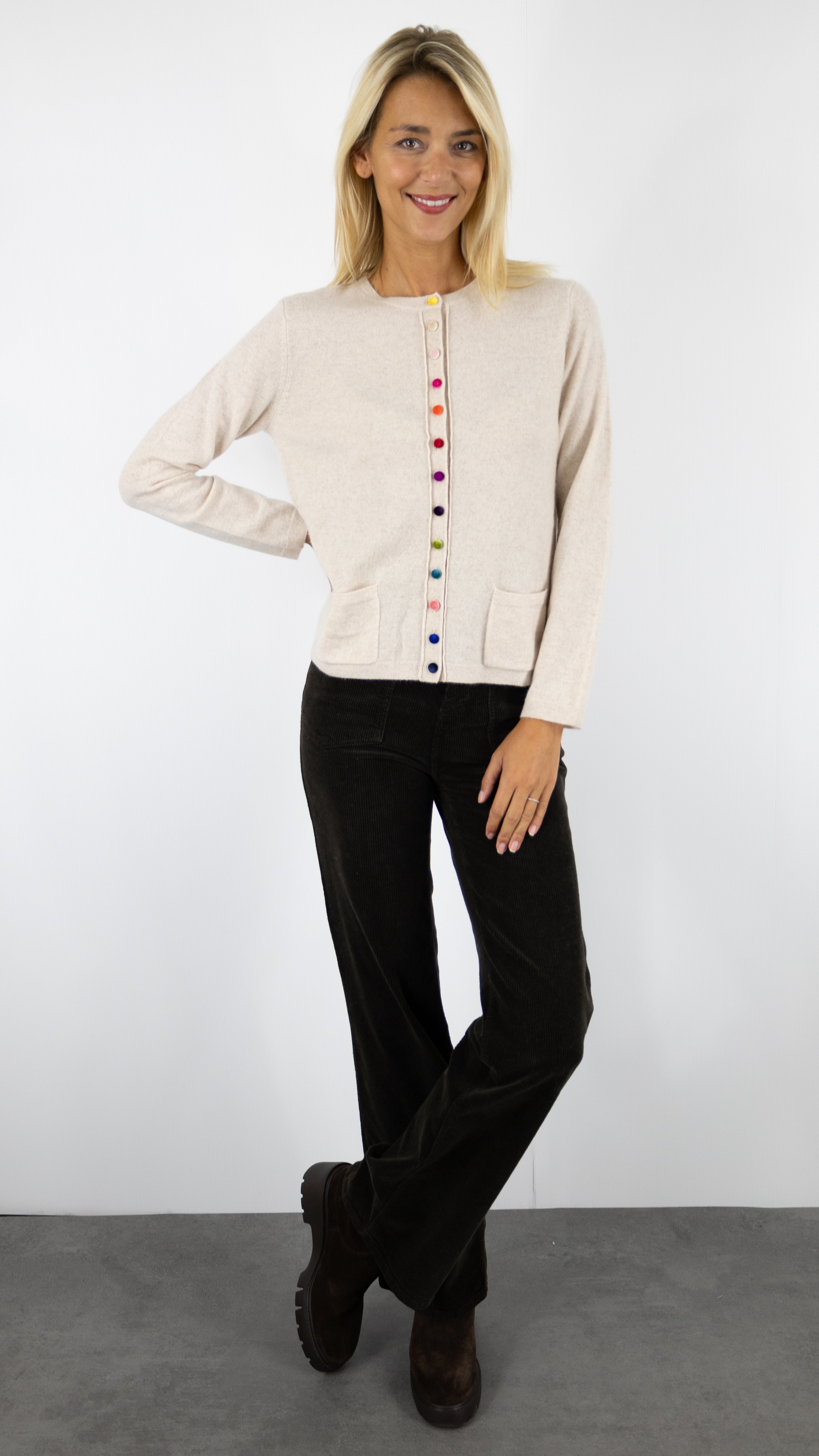 CARDIGAN EN CACHEMIRE AVEC BOUTONS EN VELOURS MULTICOLORES ESTHEME WES24A40H#COLOR_3273/LIN BEIGE