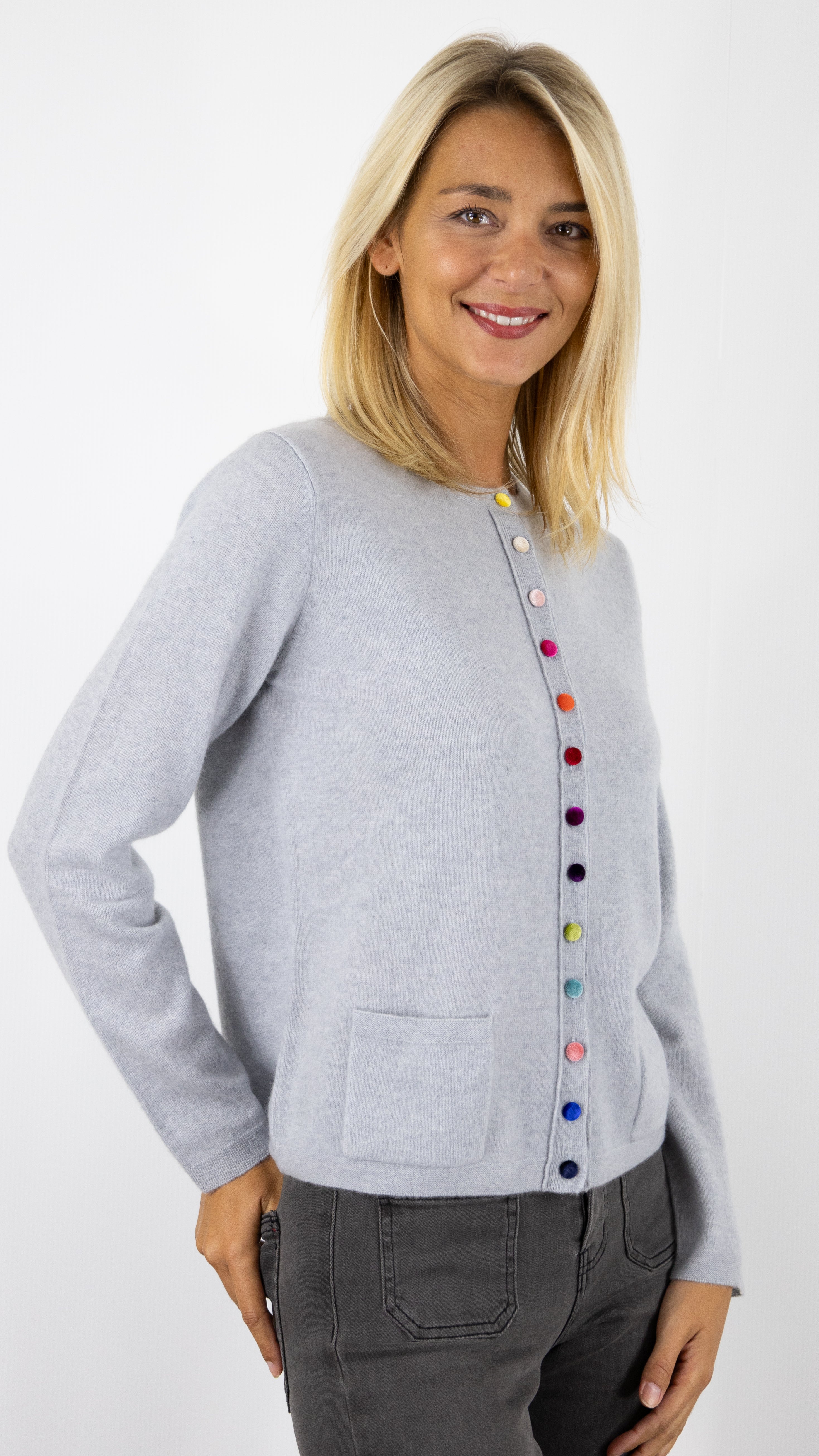 CARDIGAN EN CACHEMIRE AVEC BOUTONS EN VELOURS MULTICOLORES ESTHEME WES24A40H#COLOR_1236/FOG GRIS CLAIR