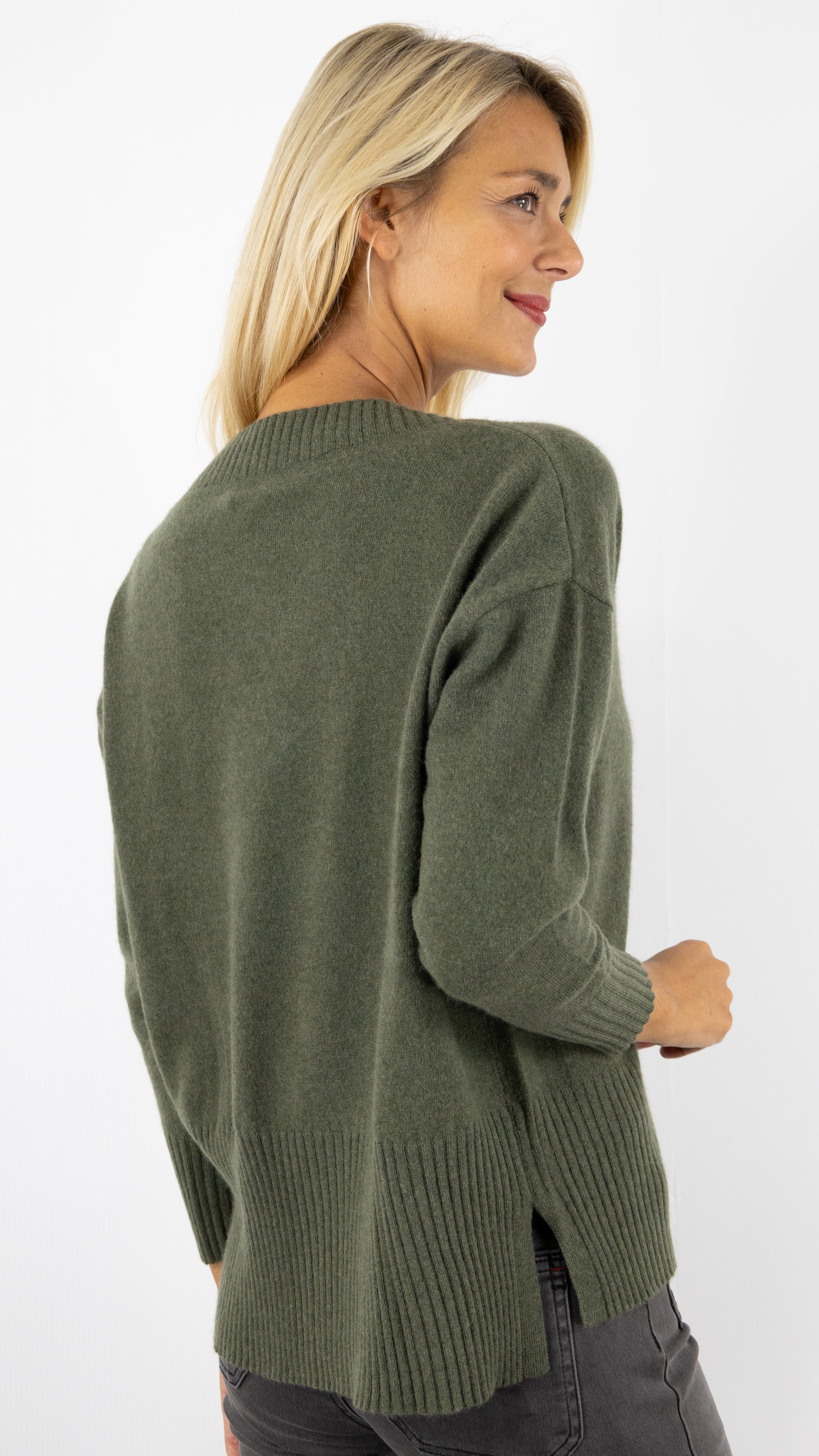 PULL V EN CACHEMIRE LARGE BORD COTE ESTHEME CKH715C#COLOR_2109/VEGETAL