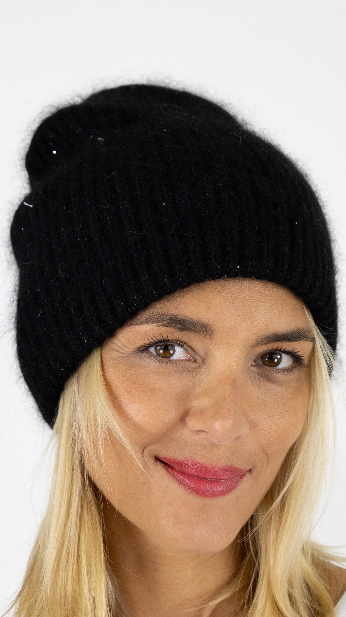 BONNET A PAILLETTES EN ANGORA VOUS 62839#COLOR_0200/NOIR