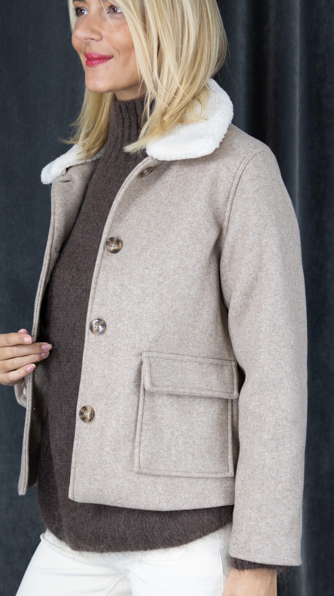 MANTEAU COURT AVEC COL FAUSSE FOURRURE MOUTON AMOVIBLE LA PETITE ETOILE NATTIE BEIGE