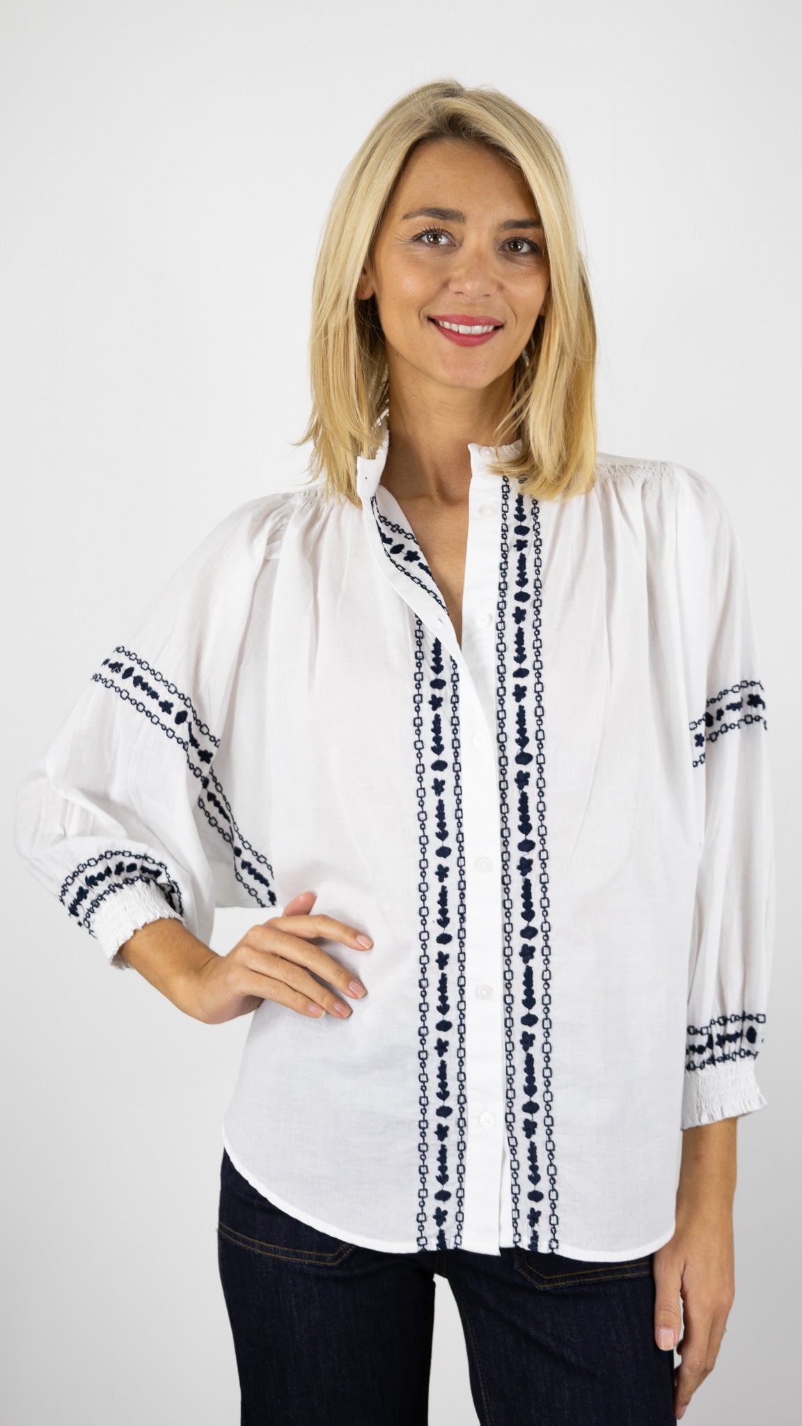 BLOUSE COL MONTANT BRODERIE LUKAP L1084 #COLOR_BLC/MARINE