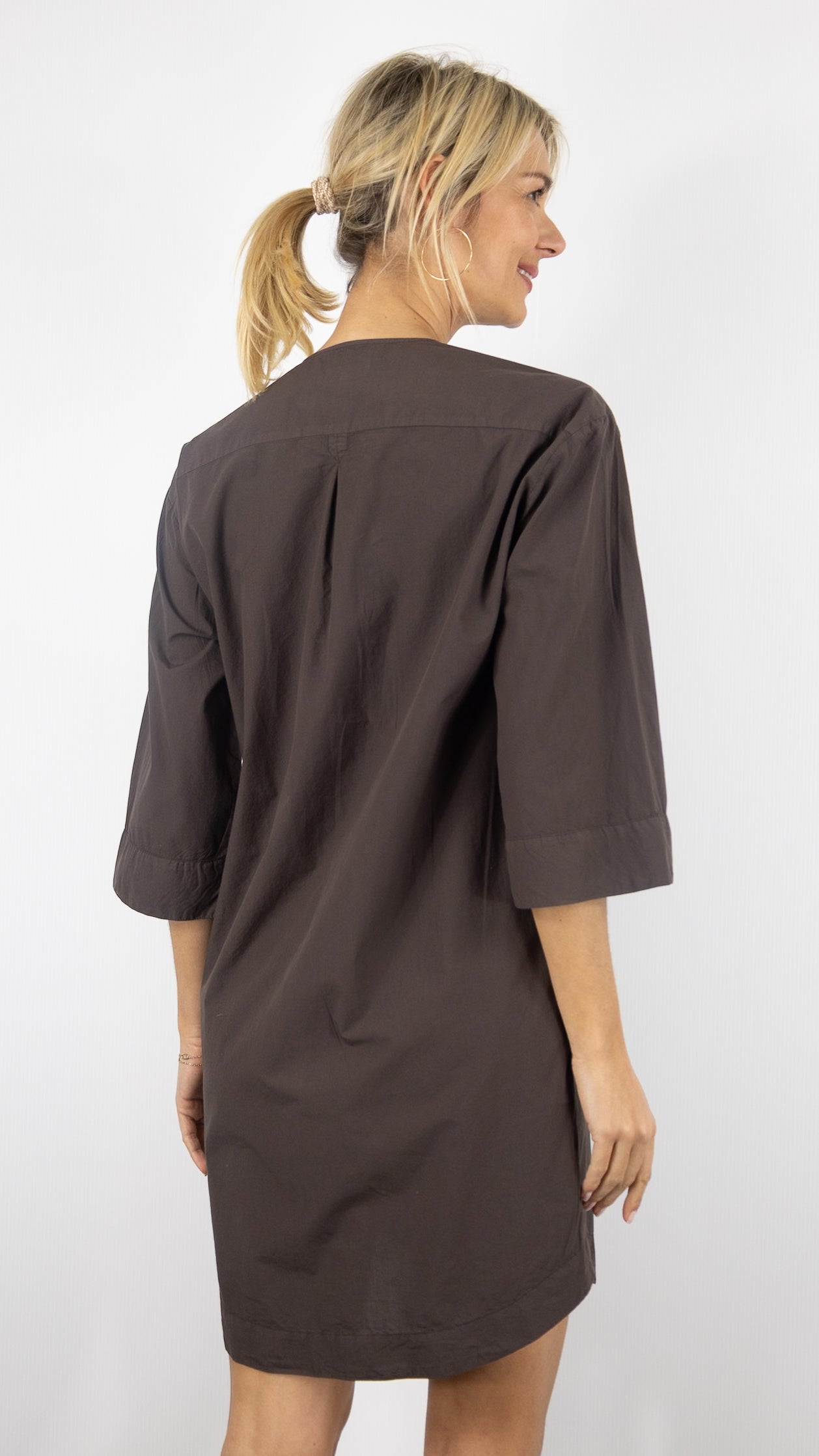 ROBE COURTE EN COTON #COLOR_29/WOOD CHOCO