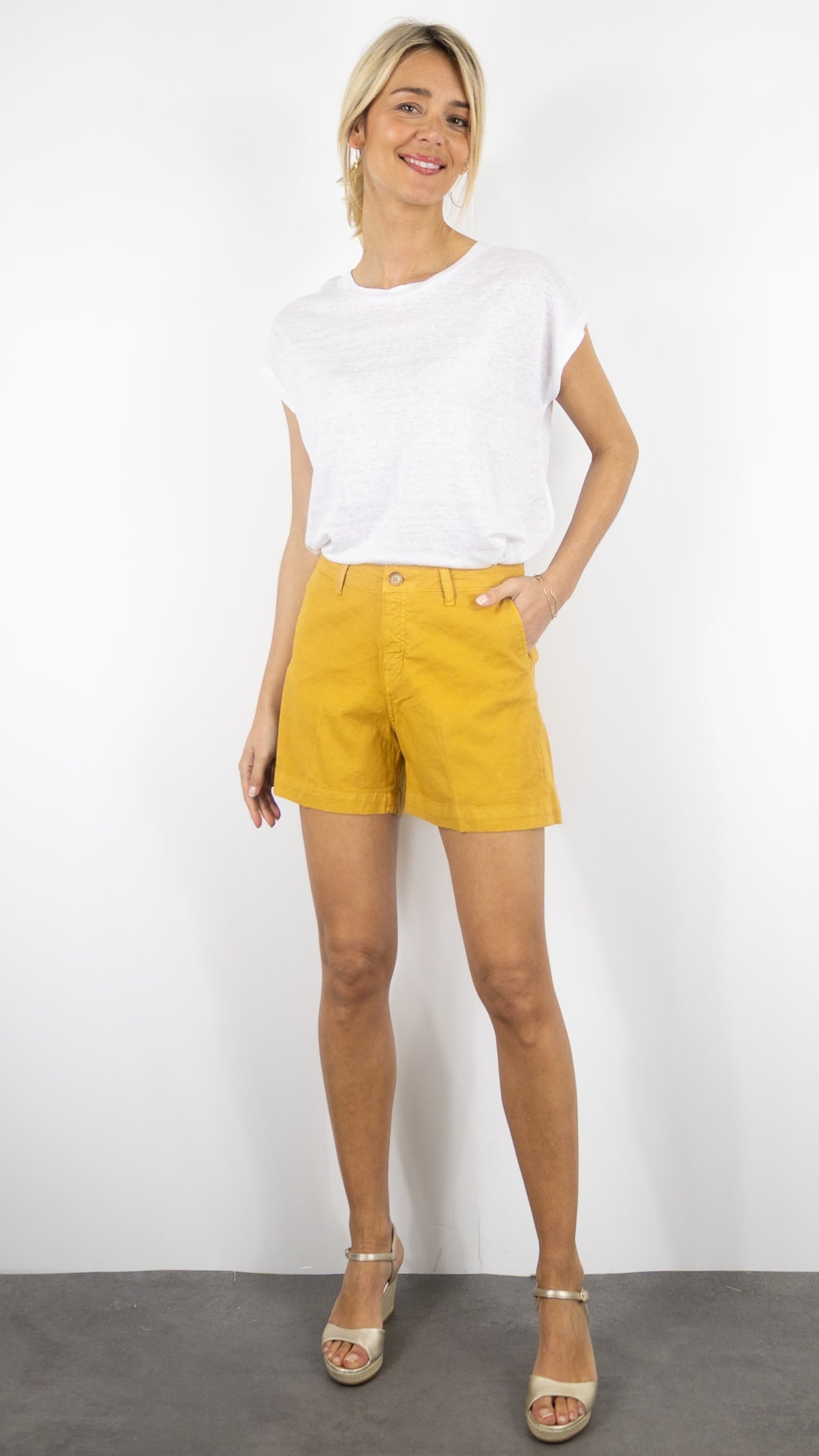 SHORT EN LIN CHINO ISLOW ANTON COTTON LIN#COLOR_AMBRE/SAFRAN