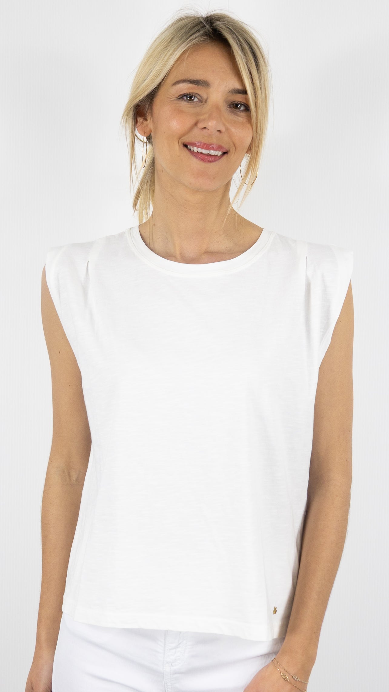 TEE-SHIRT COL ROND SANS MANCHES POUR FEMME DES PETITS HAUTS ZAEBA#COLOR_ECRU