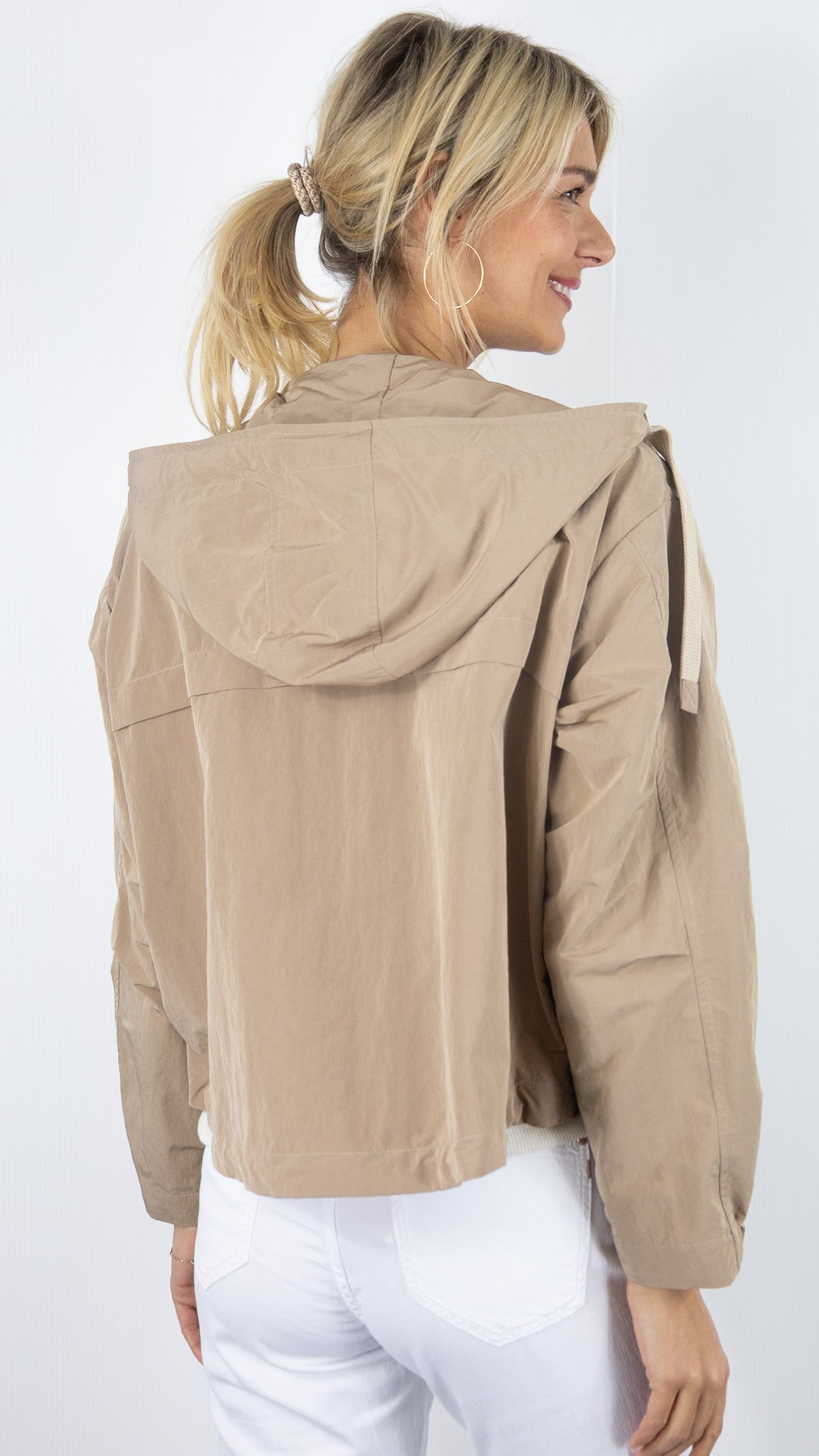 BLOUSON COURT A CAPUCHE CAMEL FEMME TRENCH AND COAT SUREAU 1/A8TA#COLOR_47/CAMEL
