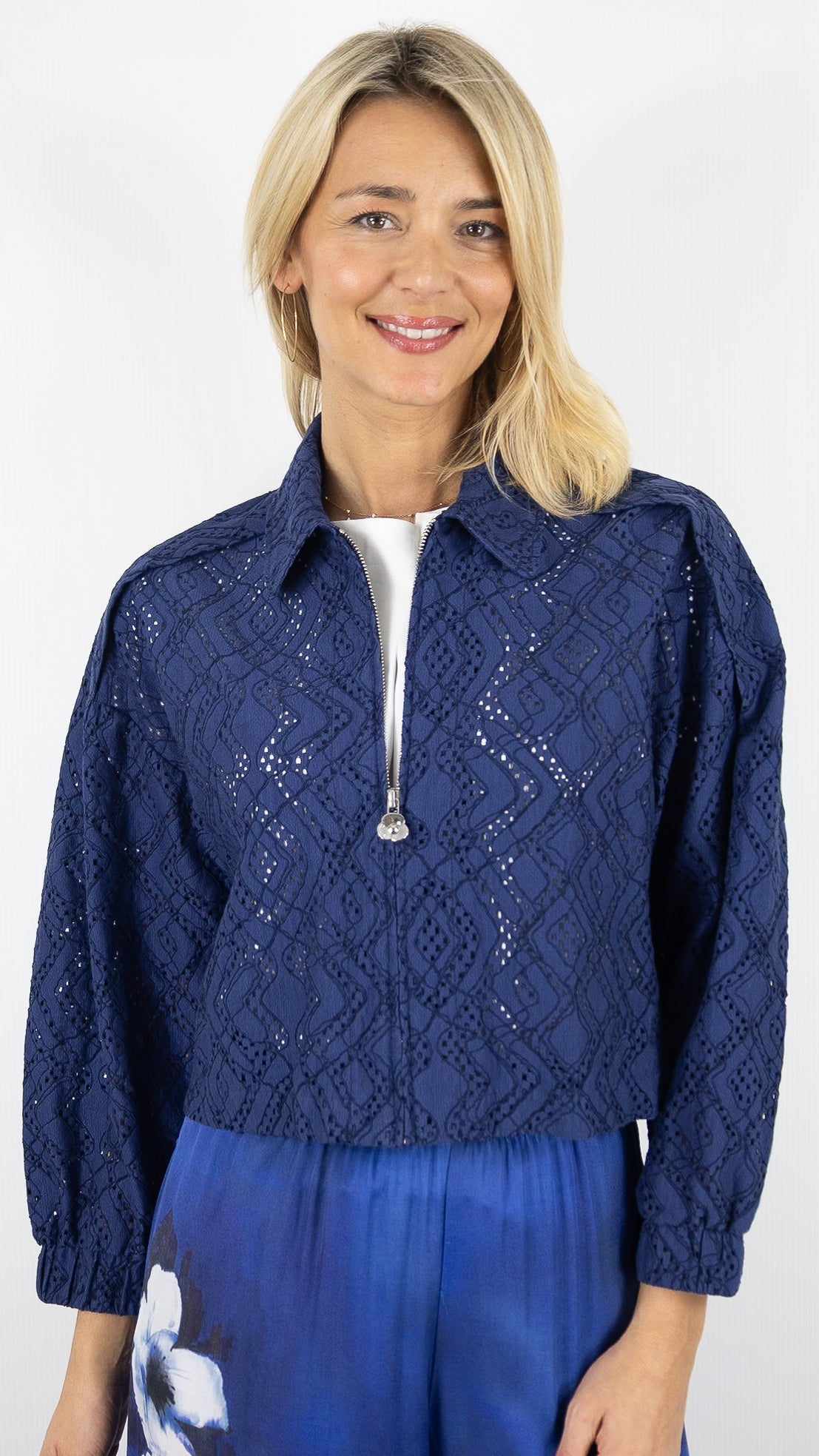 VESTE BOLERO BRODEE MARINE POUR FEMME CAROLINE BISS 1854