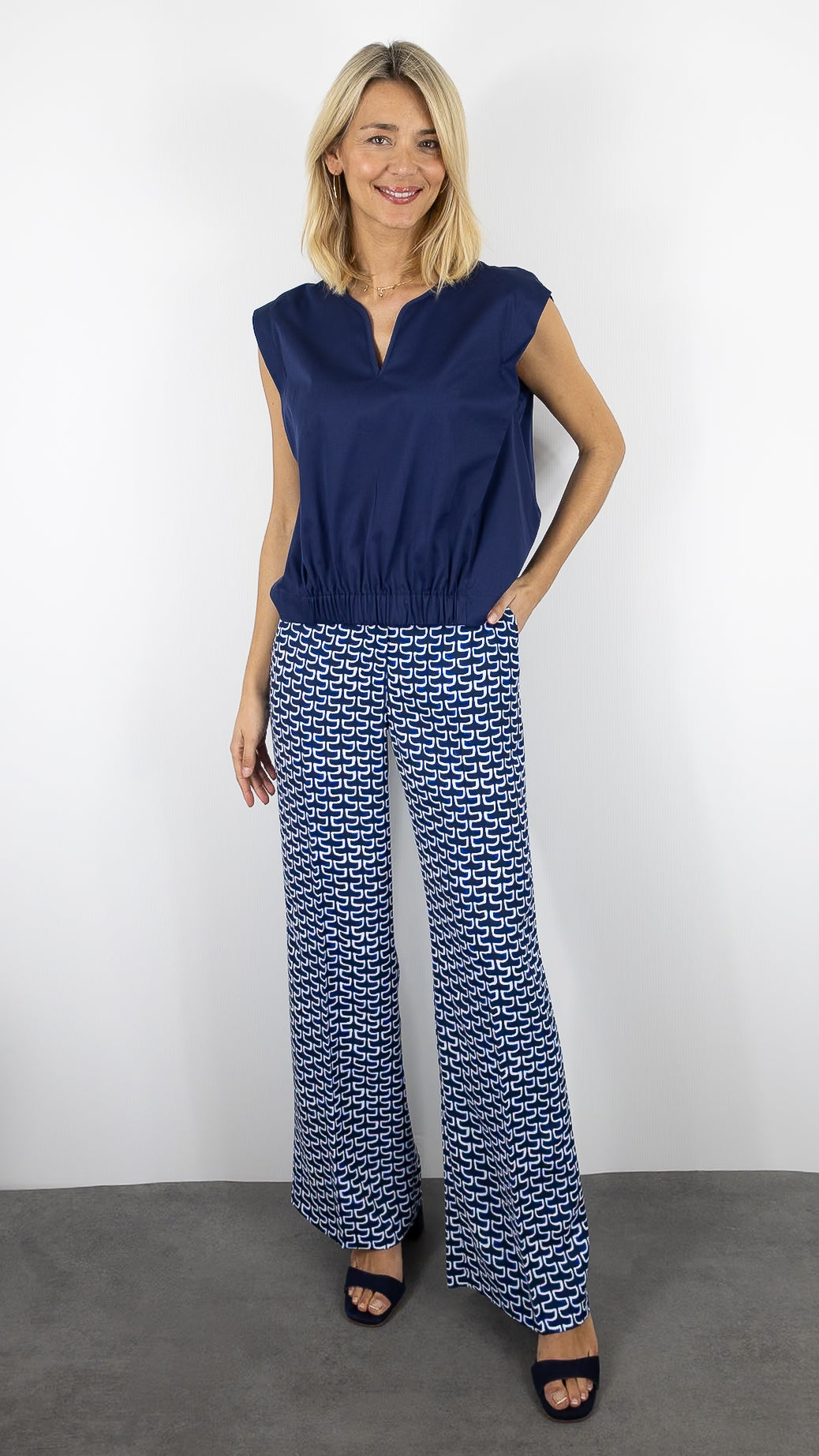 TOP SANS MANCHES SATINE INDIGO CAROLINE BISS 1611