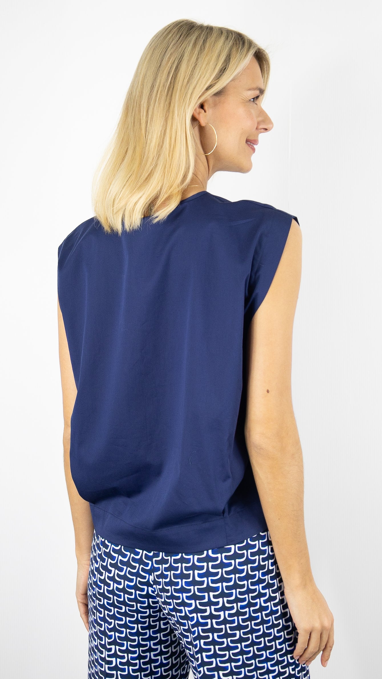 TOP SANS MANCHES SATINE INDIGO CAROLINE BISS 1611