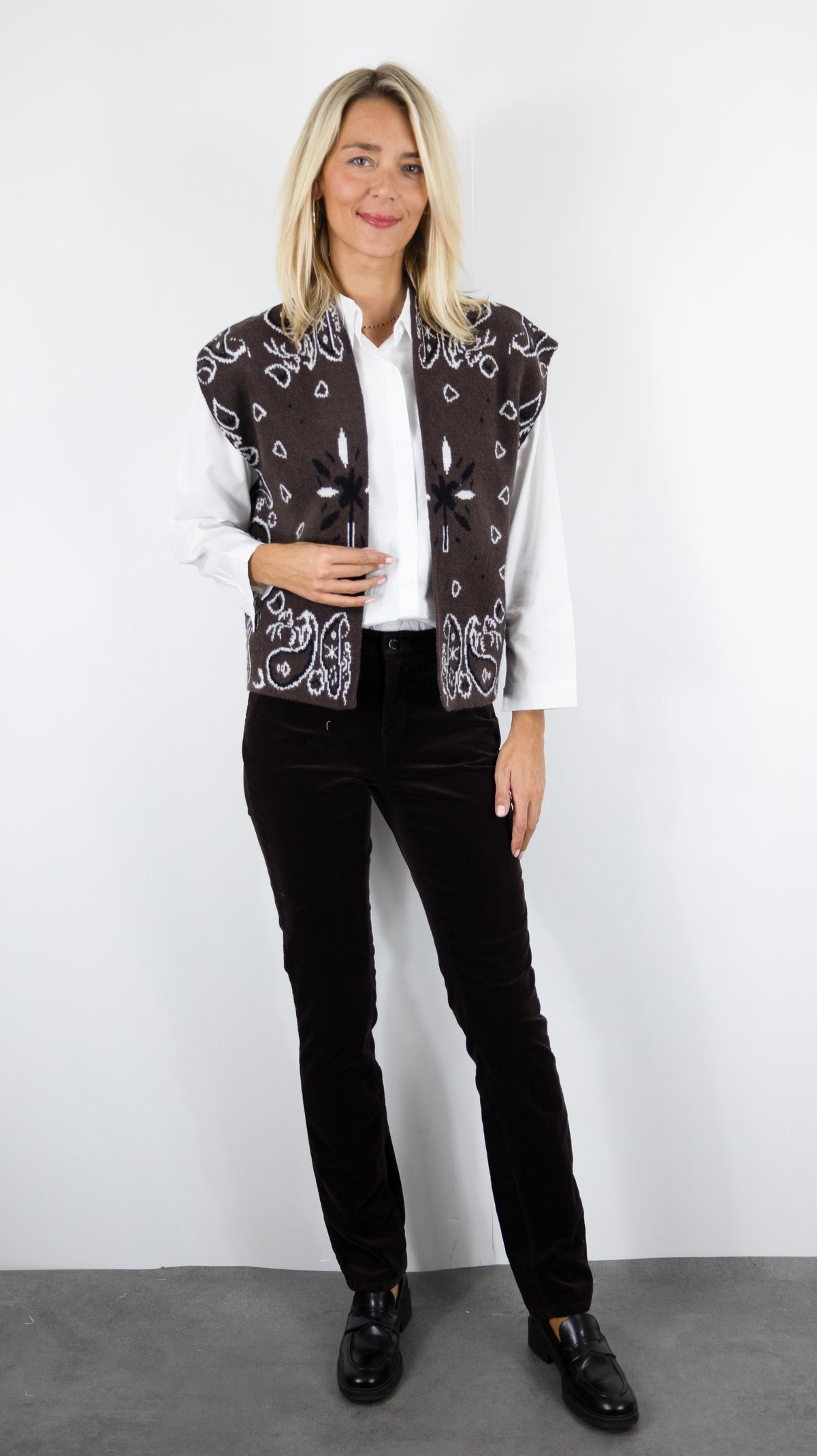 GILET IMPRIME CACHEMIRE SANS MANCHES IT HIPPIE S392#COLOR_CHOCO