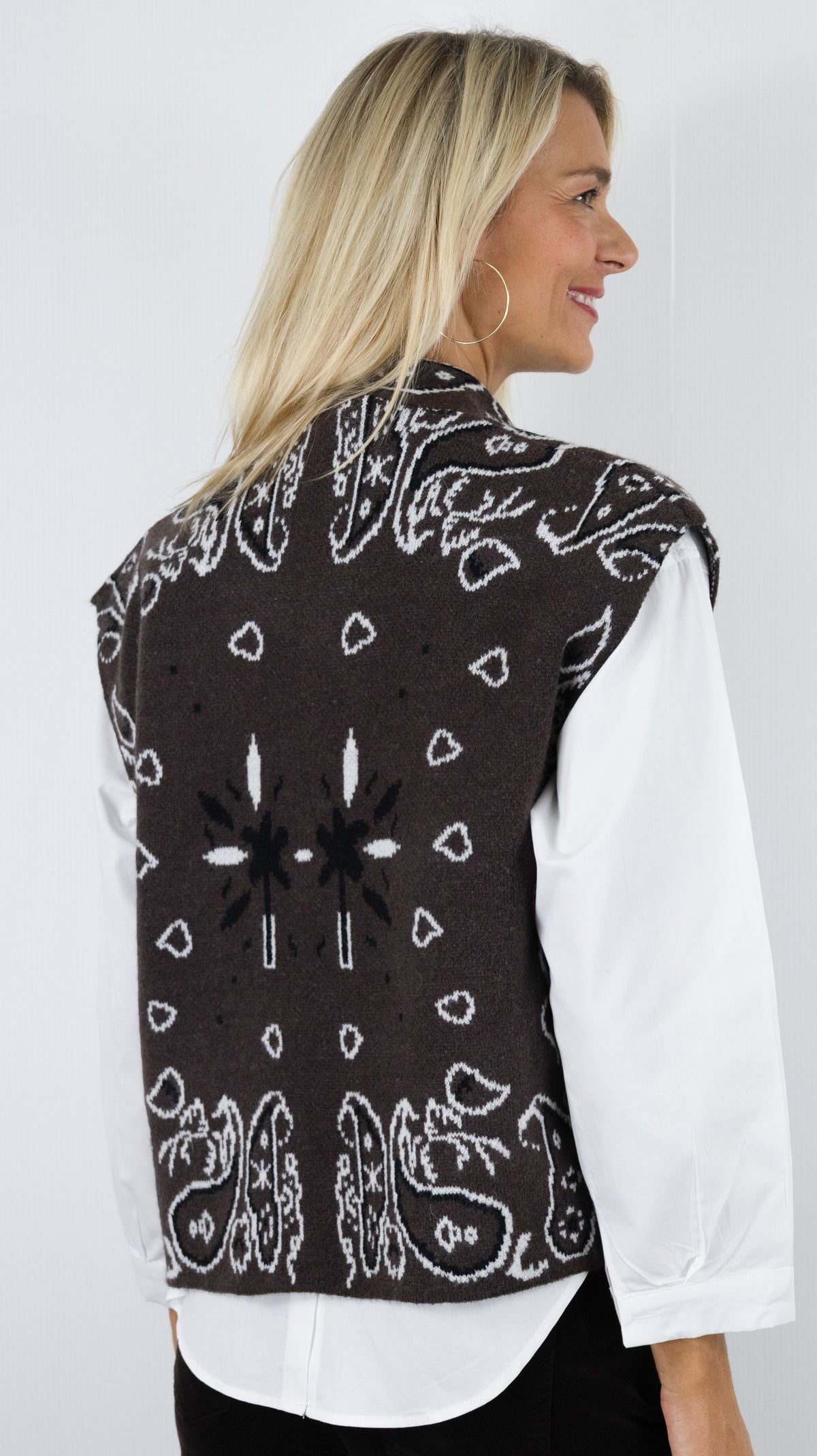 GILET IMPRIME CACHEMIRE SANS MANCHES IT HIPPIE S392#COLOR_CHOCO