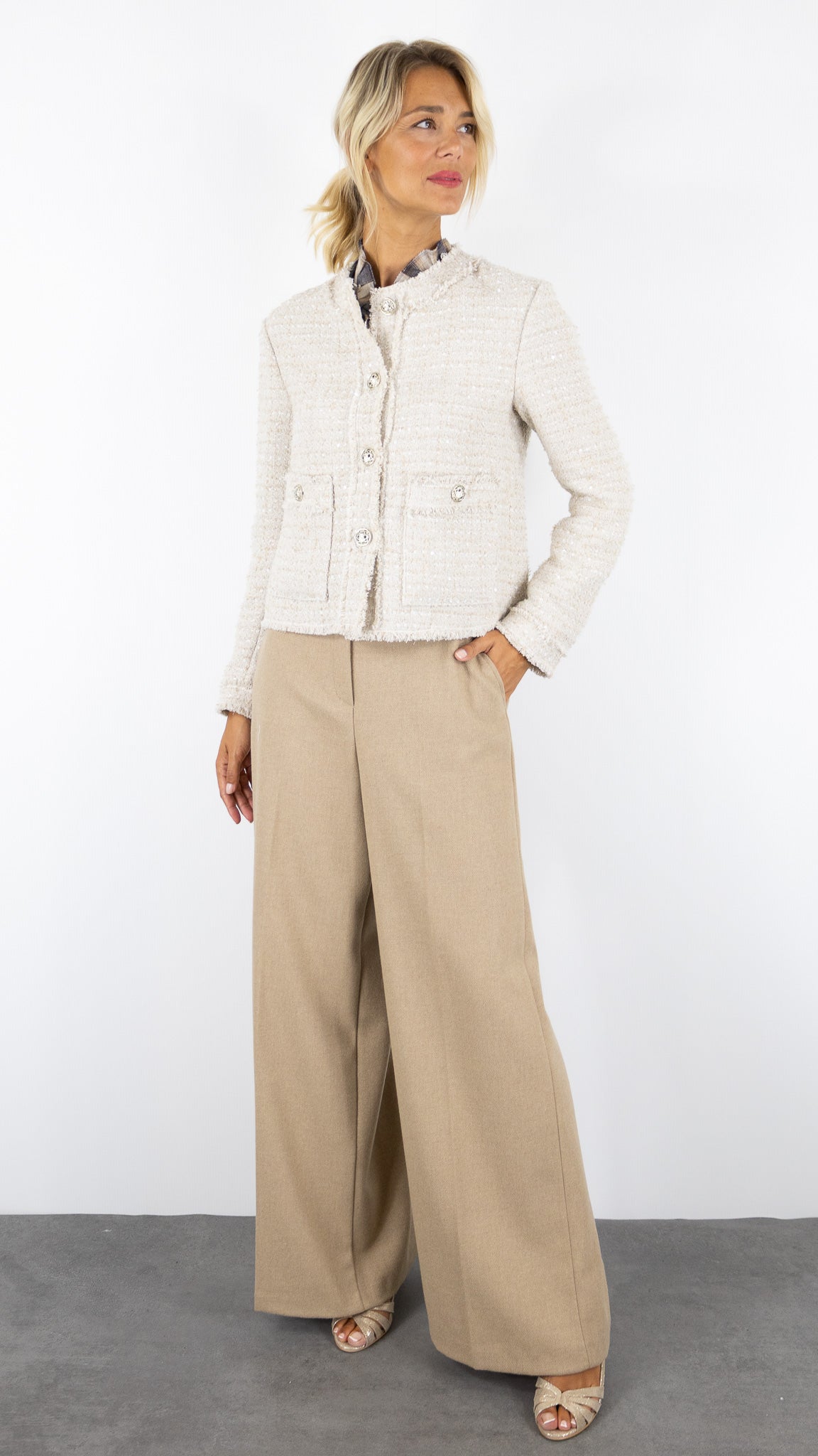 VESTE COURTE RAS DE COU BOUCLETTE ROFA 133315 1250#COLOR_200/ECRU