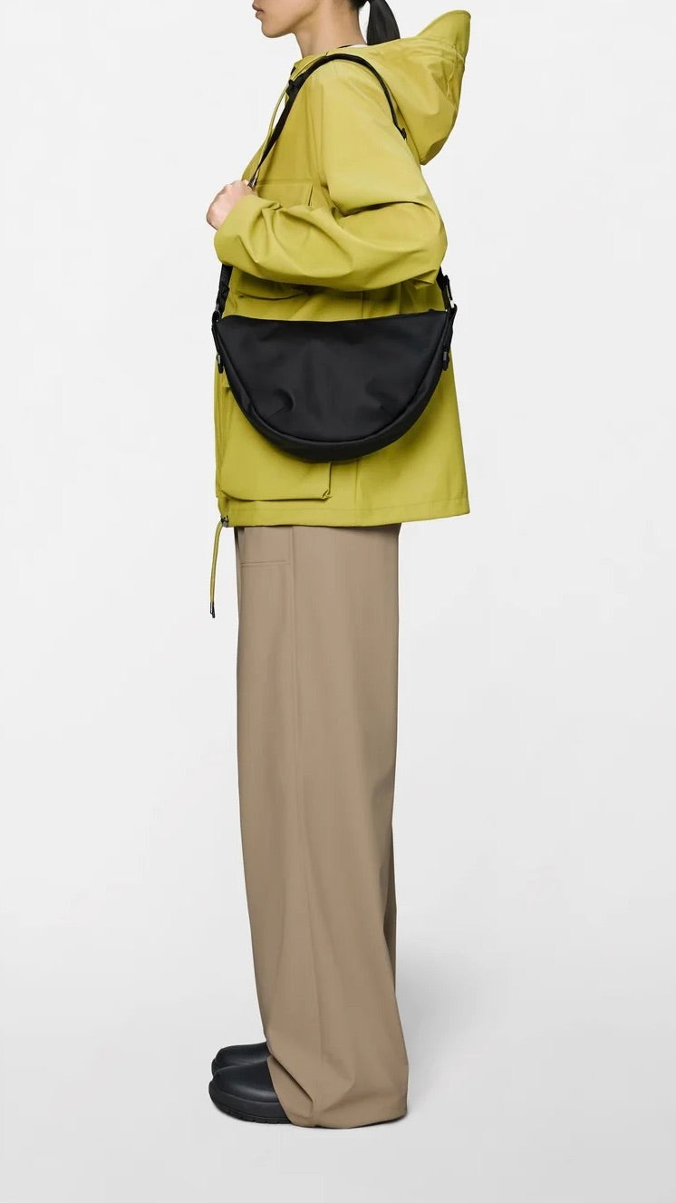 SAC BANANE BANDOULIERE RAINS 14670 VALERA SHOULDER BAG#COLOR_001/NOIR