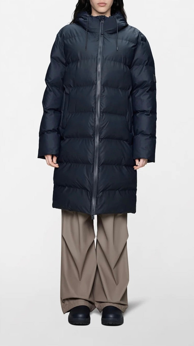DOUDOUNE LONGUE A CAPUCHE POUR FEMME ALTA LONGER PUFFER RAINS 47 MARINE