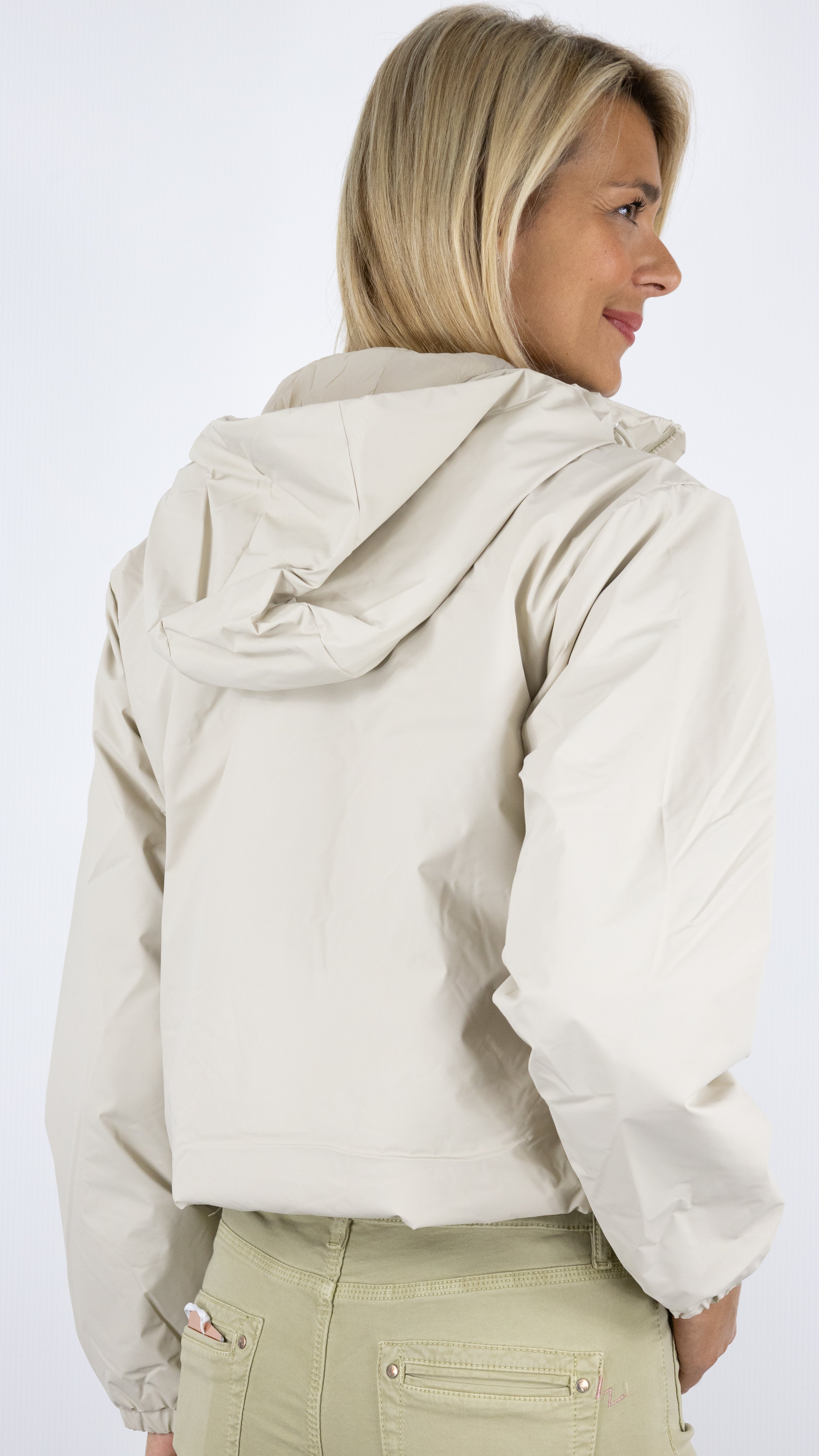 VESTE COURTE A CAPUCHE IMPERMEABLE RAINS 15780 LOHJA STRING W#COLOR_DUNE/BEIGE