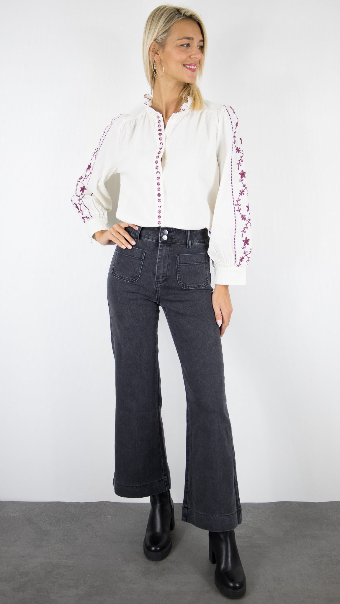 CHEMISE ECRU AVEC BRODERIES BORDEAUX EN COTON SEASON 15H044 