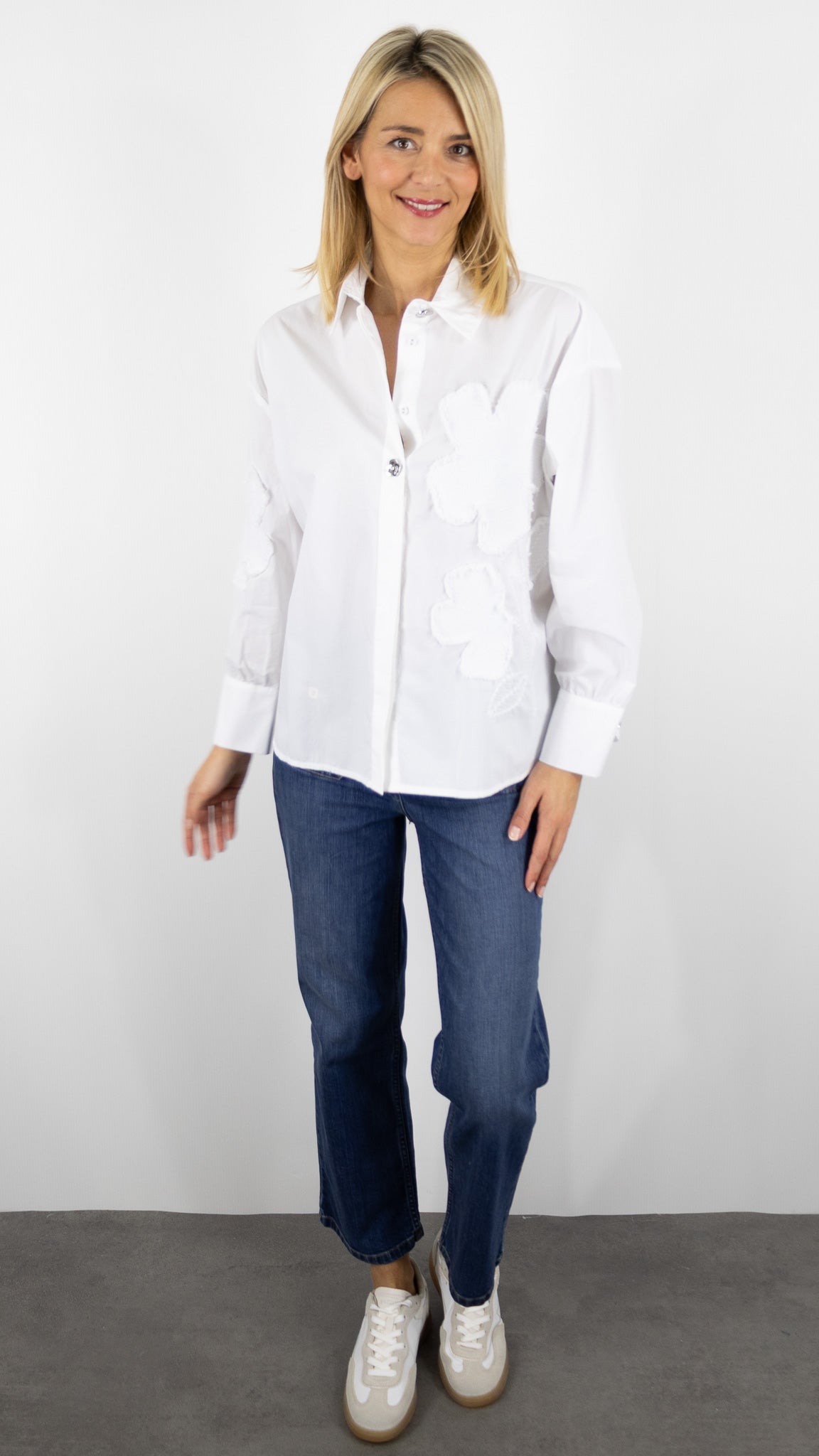 BLOUSE BLANCHE AVEC BRODERIES FLEURS CAROLINE BISS 1679