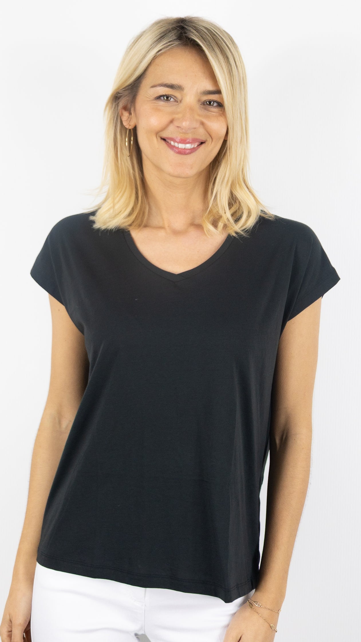 TEE-SHIRT V EN COTON PIMA ANONYM EMI#COLOR_NOIR