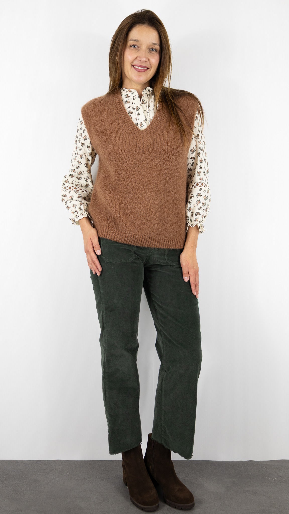 PULL V SANS MANCHES EN ALPAGA POUR FEMME ANDROMEDE 2238 CAMEL