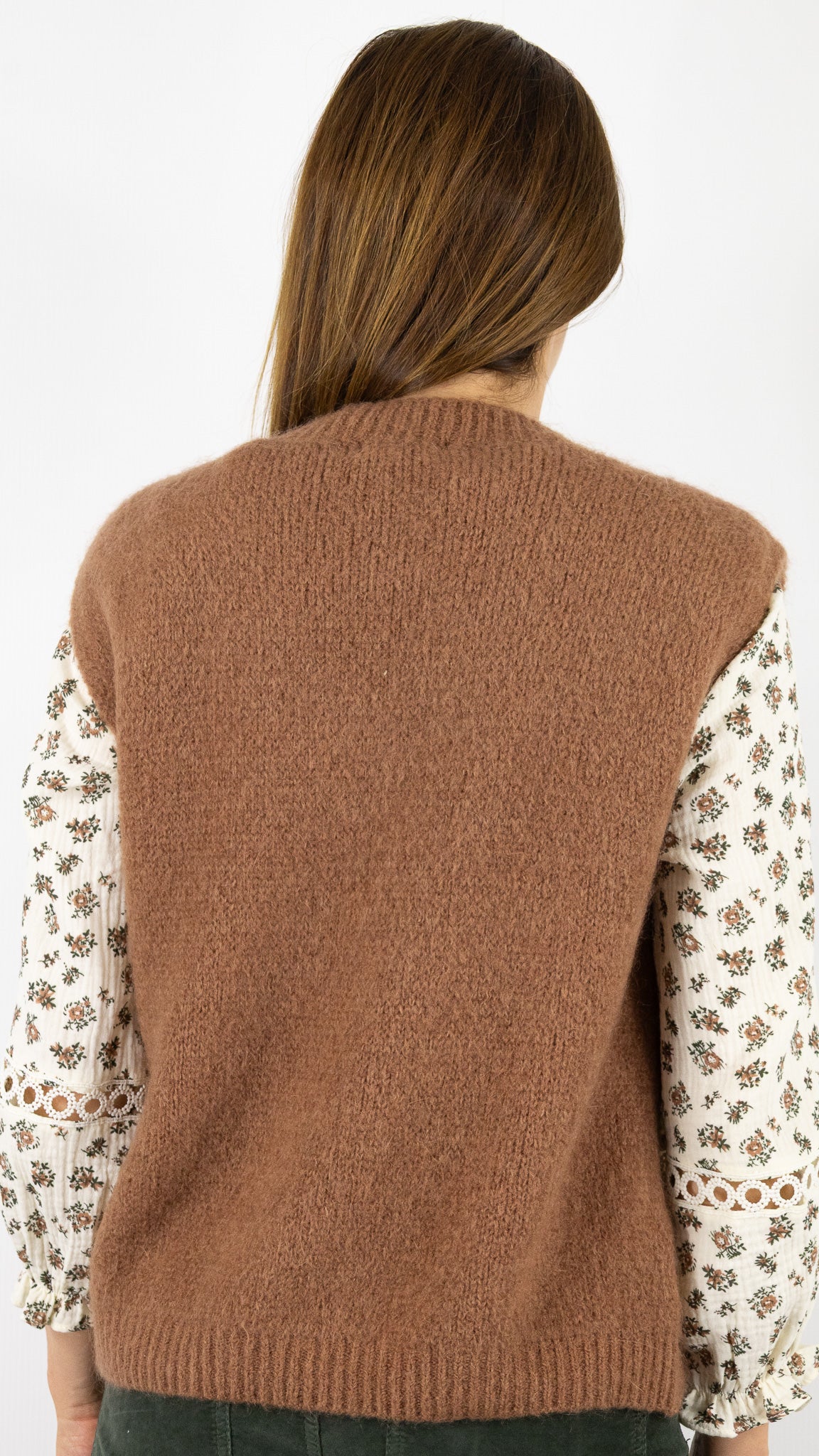 PULL V SANS MANCHES EN ALPAGA POUR FEMME ANDROMEDE 2238 CAMEL
