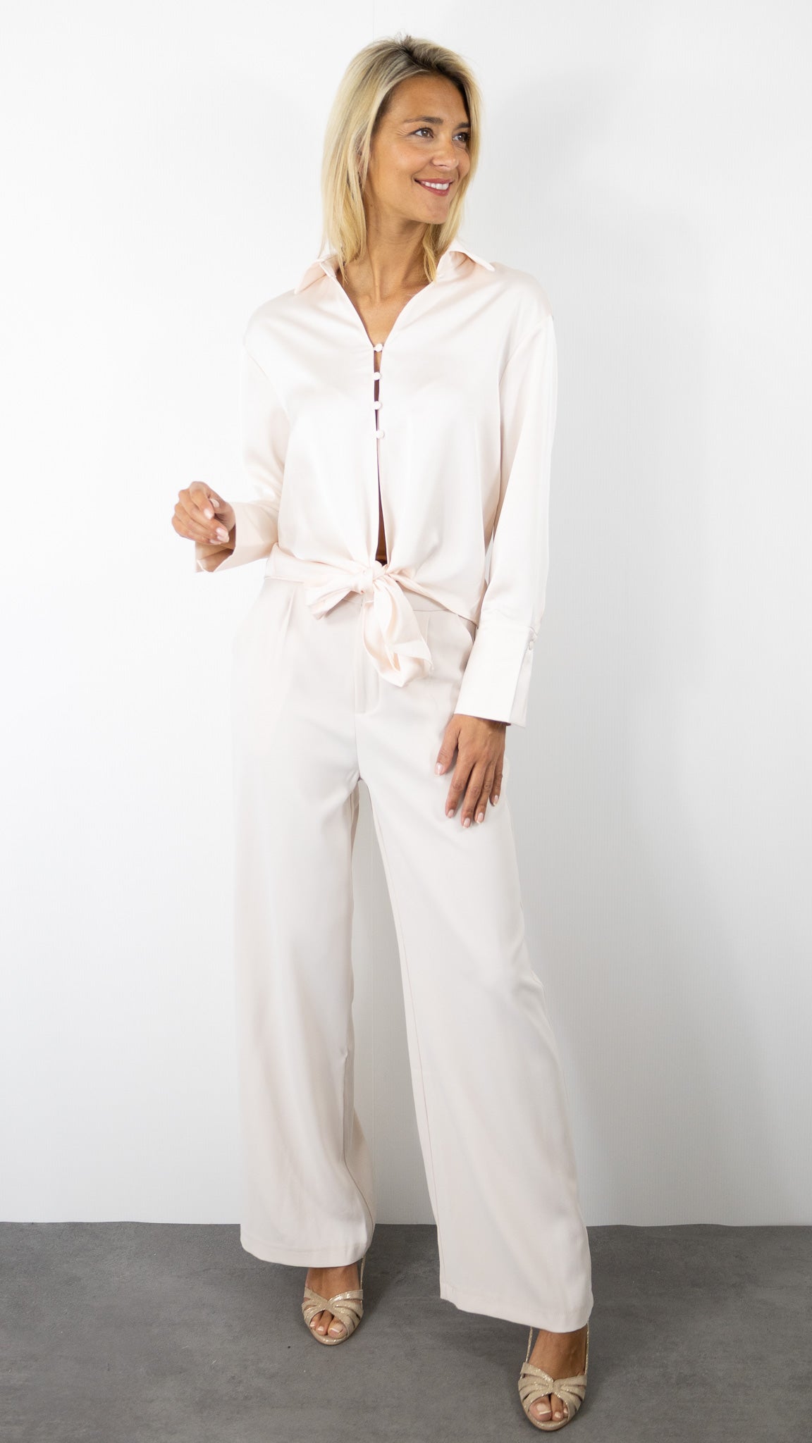 CHEMISE SATINEE A NOUER ELLI WHITE 24098JT#COLOR_POUDRE