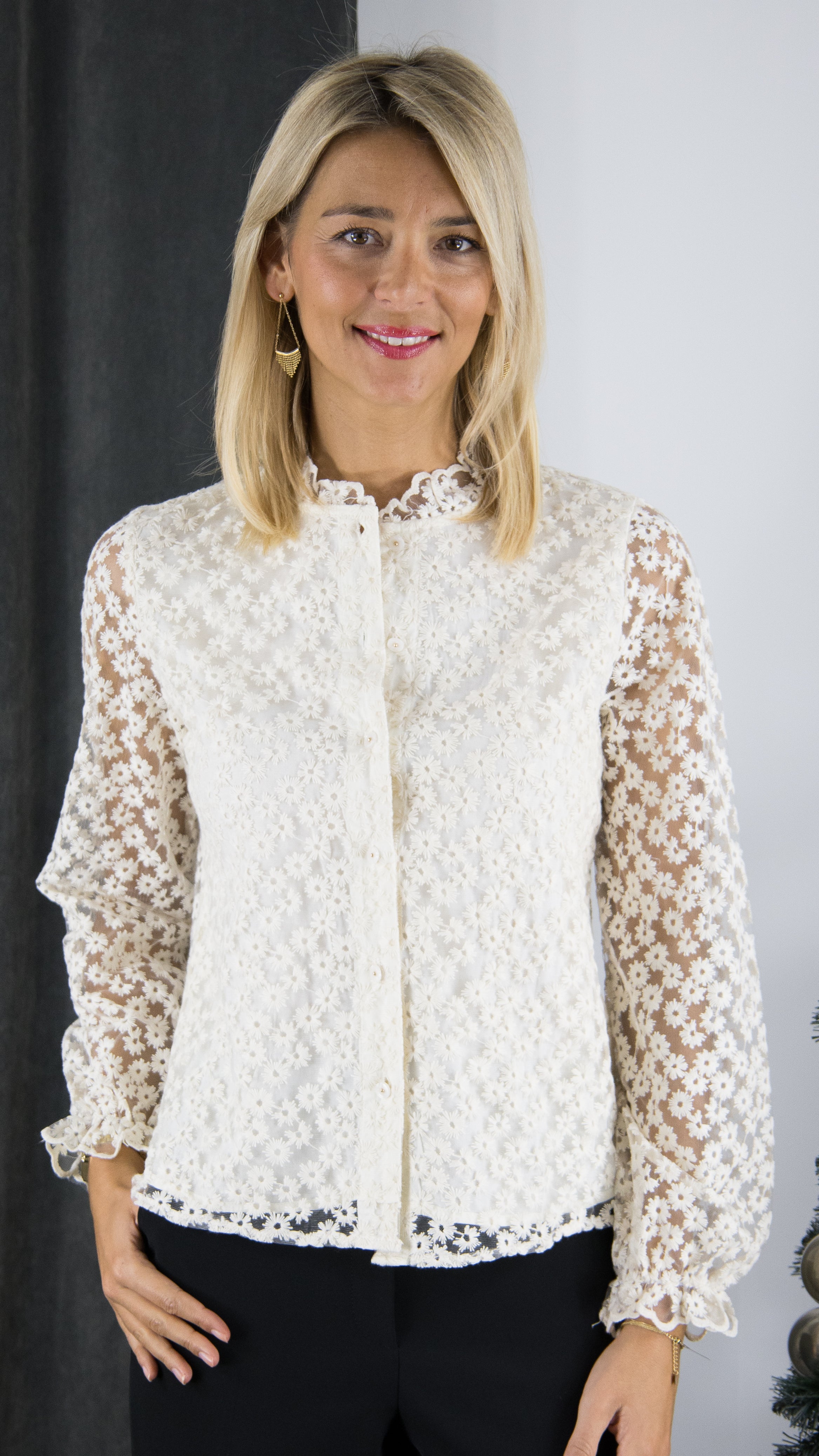 CHEMISE BRODEE FLEURIE BEIGE POUR FEMME EN COTON  LILI ET LALA 24275 