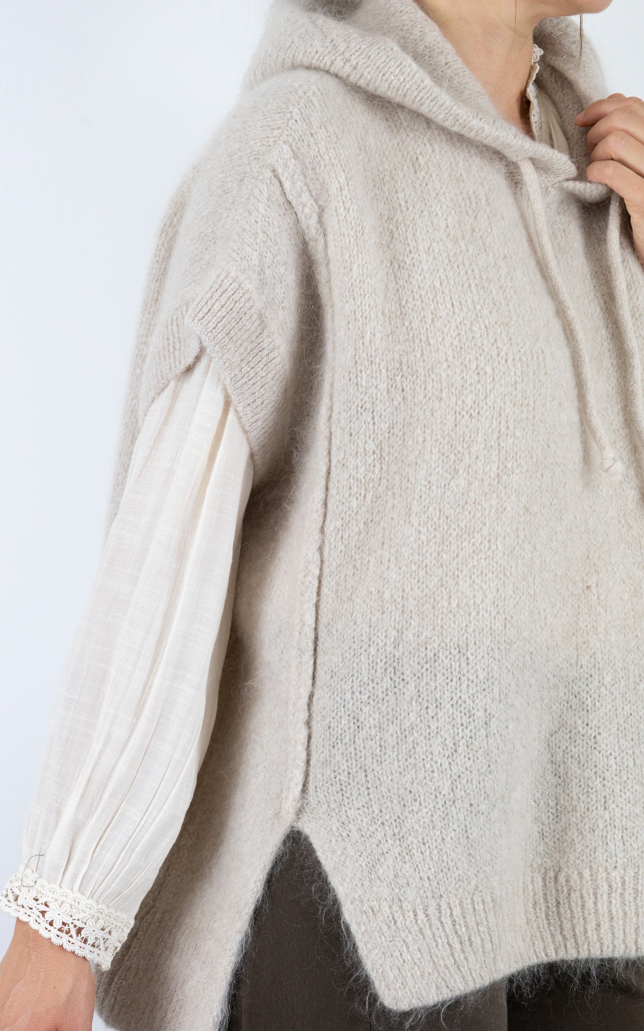 PULL SANS MANCHES A CAPUCHE EN MOHAIR NAIS 24651#COLOR_BEIGE