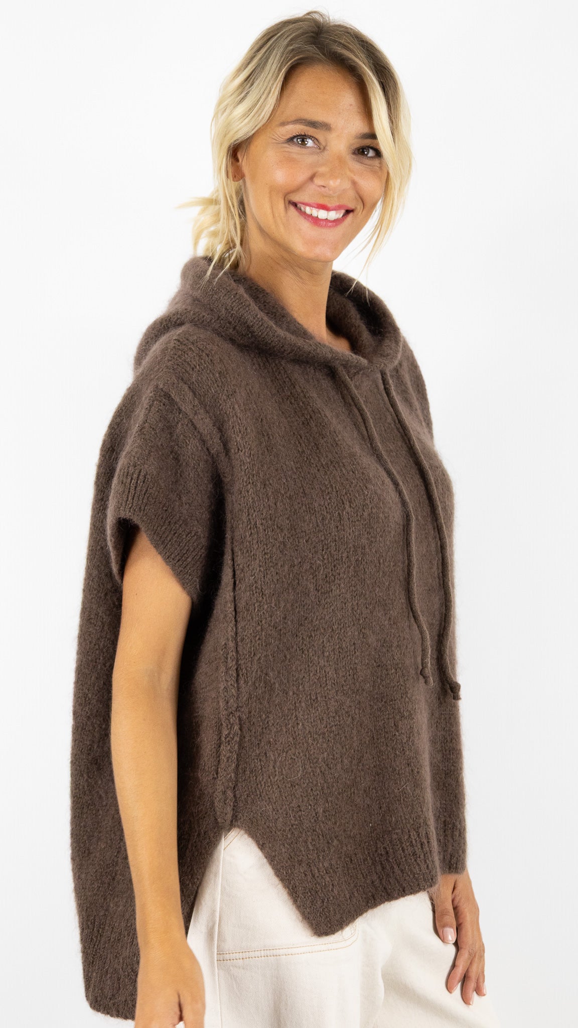 PULL SANS MANCHES A CAPUCHE EN MOHAIR NAIS 24651#COLOR_CHOCO