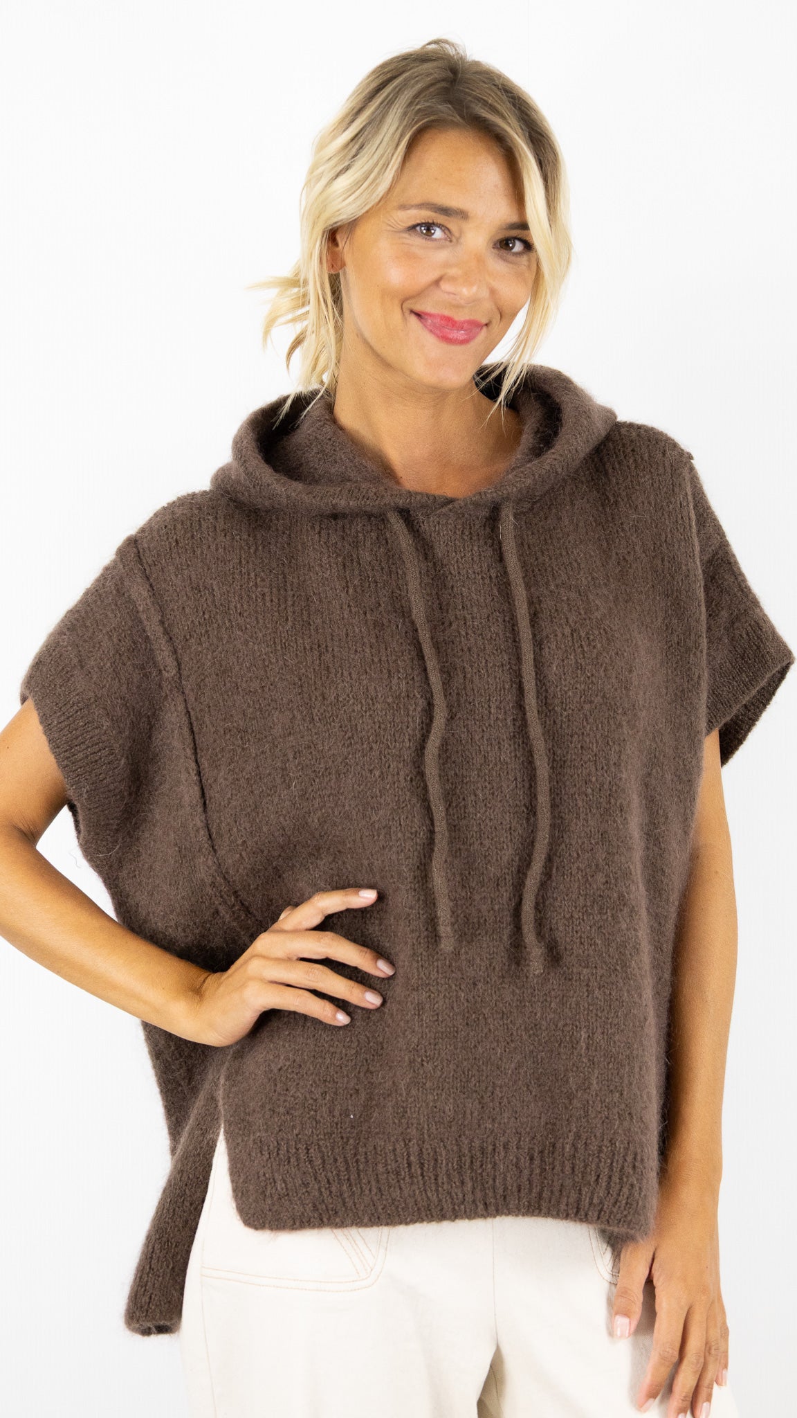 PULL SANS MANCHES A CAPUCHE EN MOHAIR NAIS 24651#COLOR_CHOCO