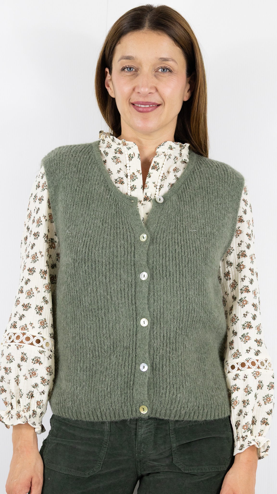 GILET COL V SANS MANCHES EN ALPAGA ANDROMEDE 24699#COLOR_KAKI