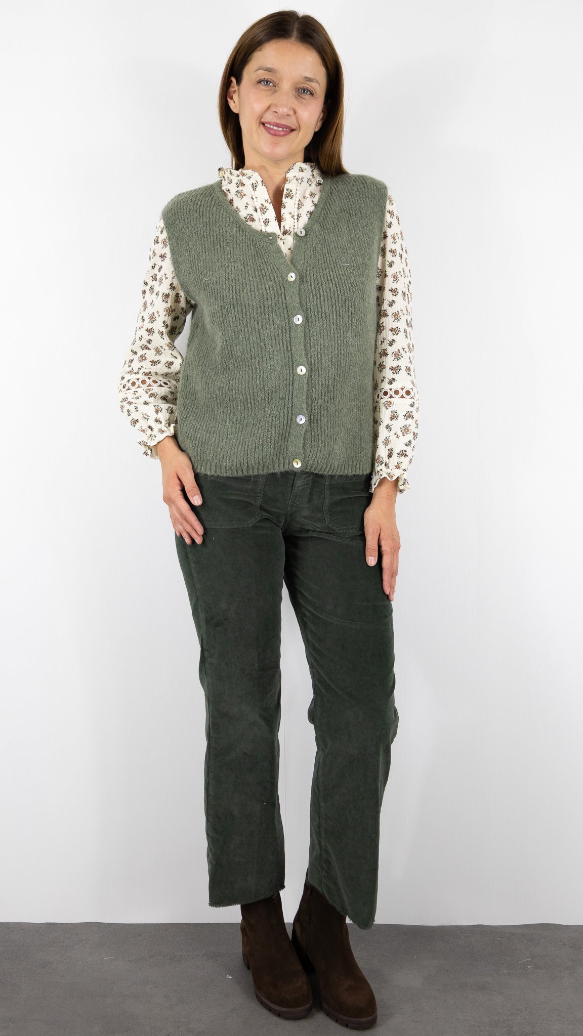 GILET COL V SANS MANCHES EN ALPAGA ANDROMEDE 24699#COLOR_KAKI