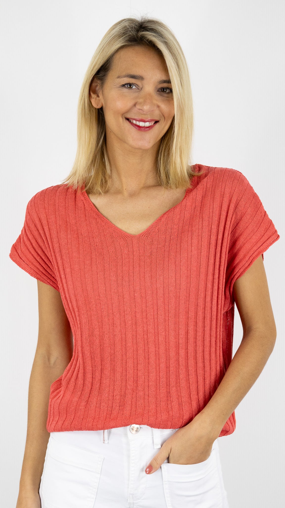 PULL V SANS MANCHES MAILLE COTELEE STUDIO PARISIEN 2506#COLOR_PEPEROSA/CORAIL