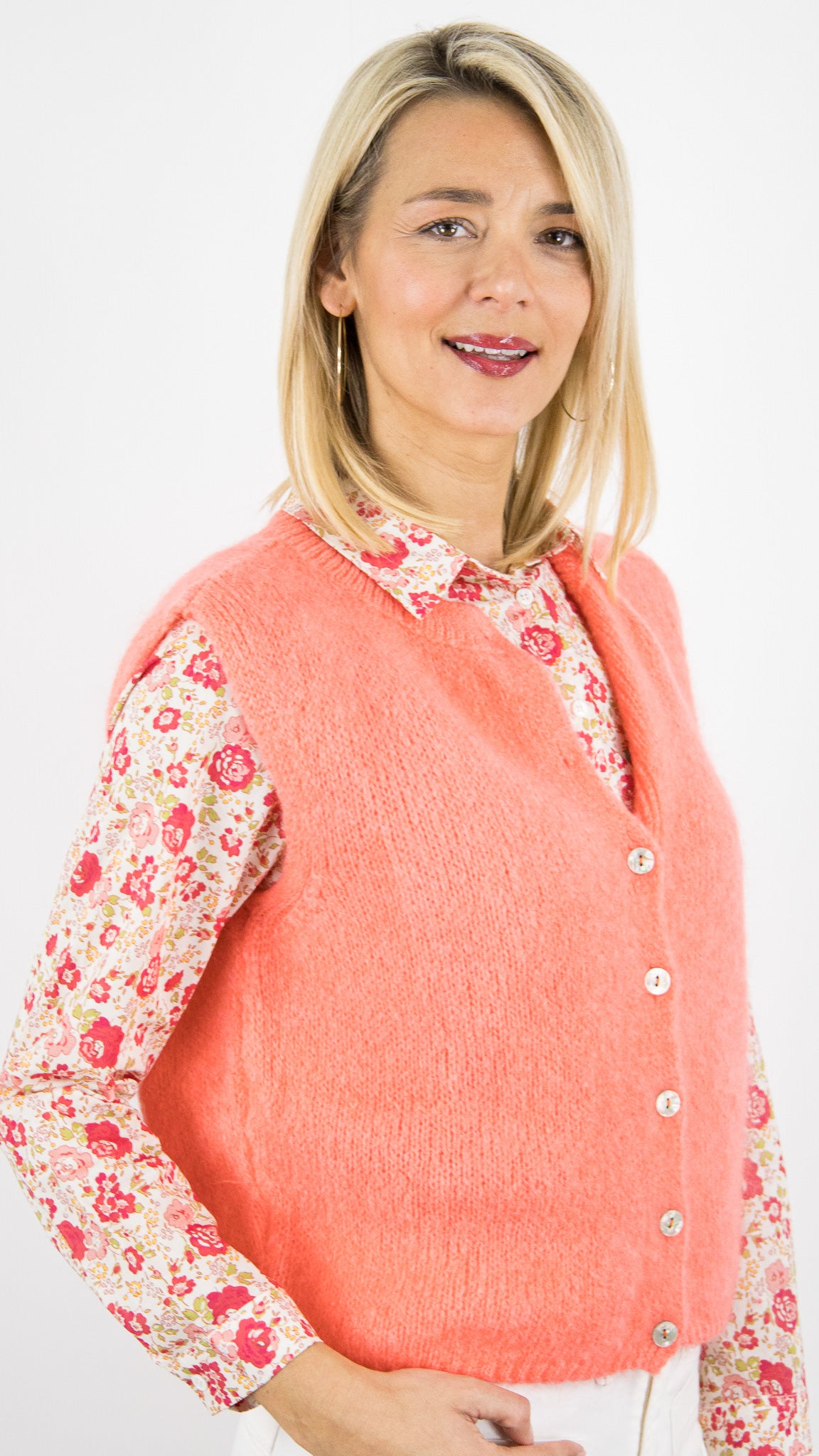 GILET SANS MANCHES BOUTONNE POUR FEMME NAIS 25069#COLOR_MANDARINE