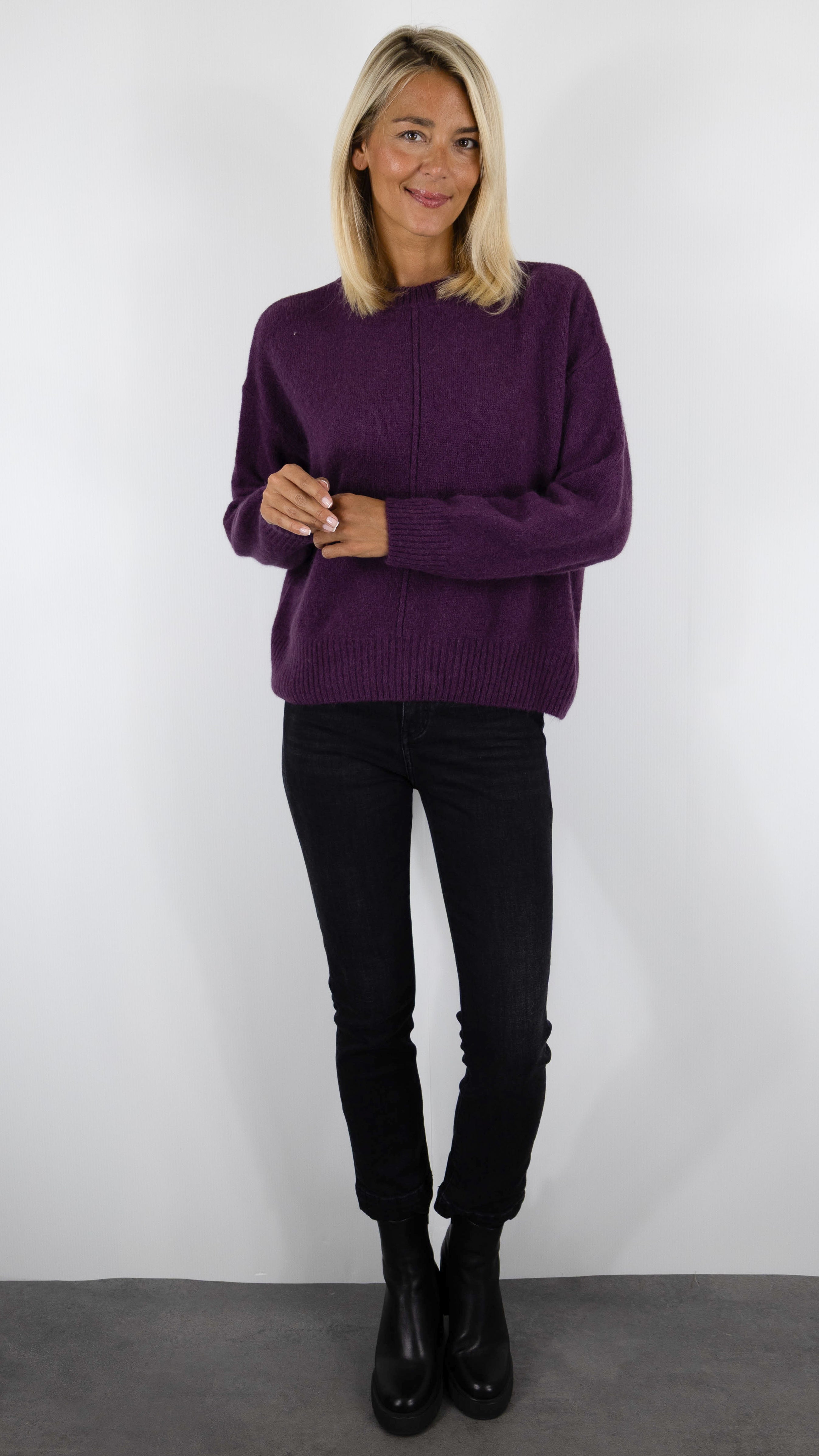 PULL COL ROND AMPLE EN ALPAGA POUR FEMME STUDIO PARISIEN 25570#COLOR_BLACKBERRY