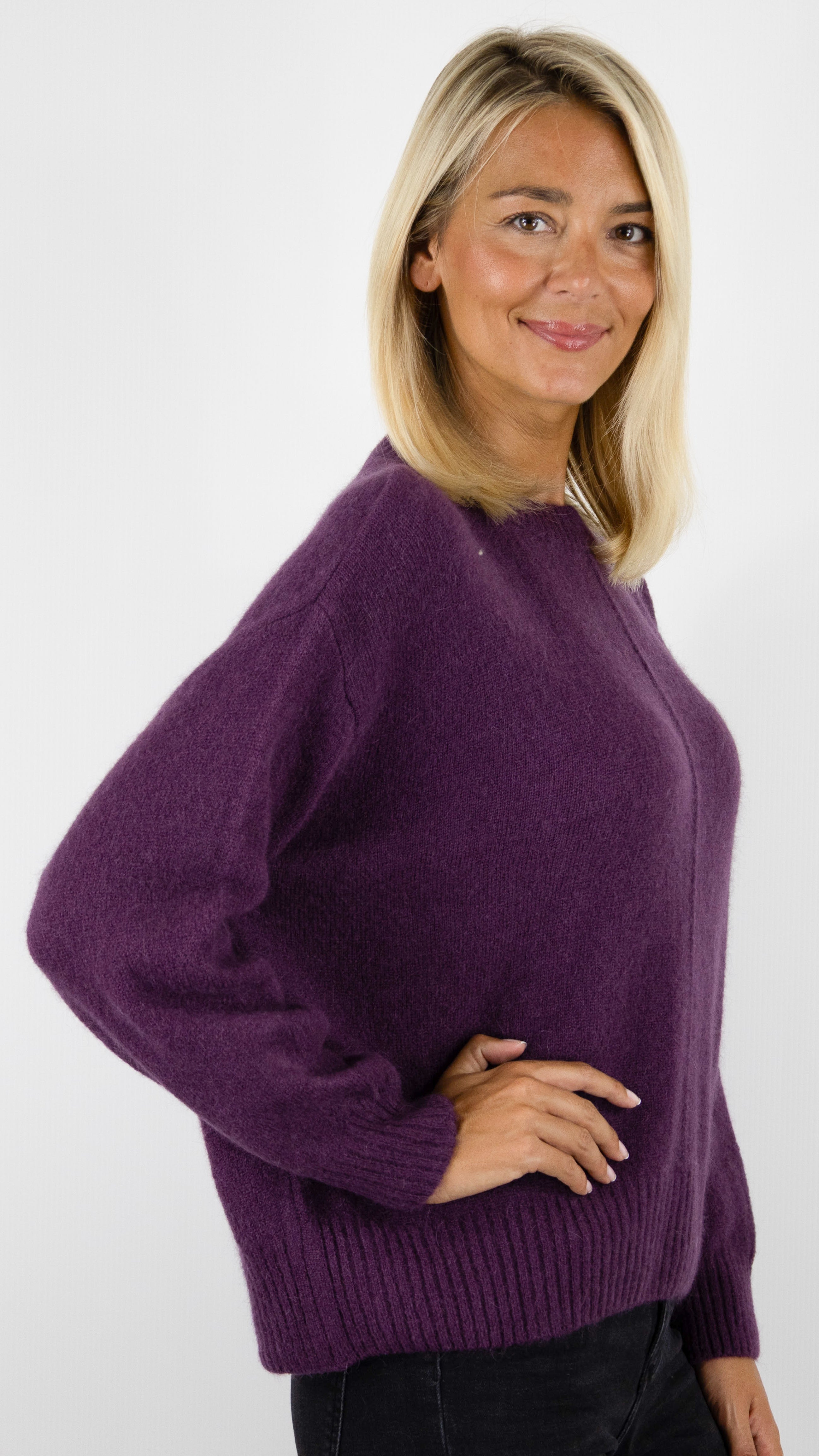 PULL COL ROND AMPLE EN ALPAGA POUR FEMME STUDIO PARISIEN 25570#COLOR_BLACKBERRY