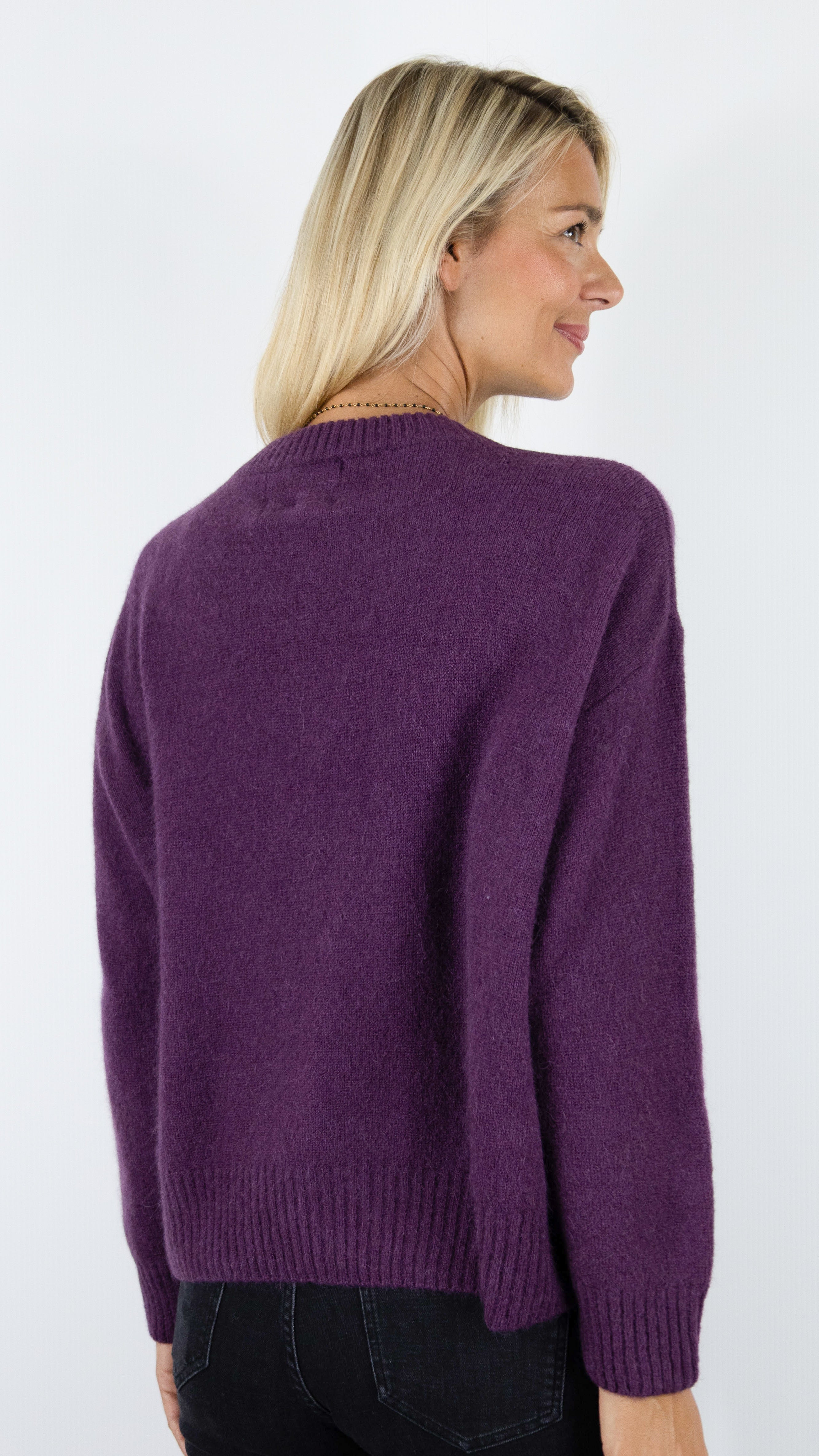 PULL COL ROND AMPLE EN ALPAGA POUR FEMME STUDIO PARISIEN 25570#COLOR_BLACKBERRY