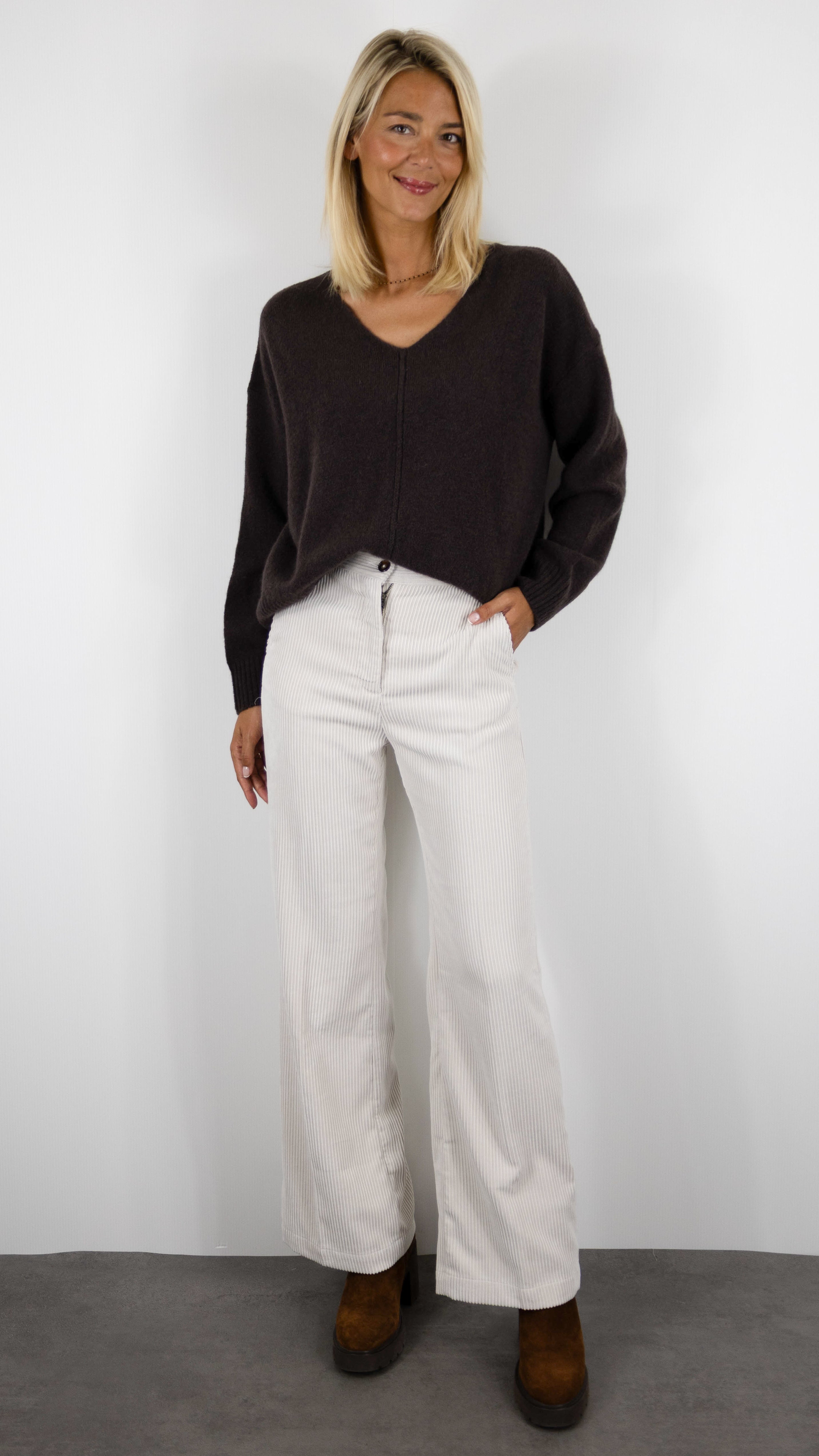 PULL AMPLE COL V EN ALPAGA STUDIO PARISIEN 26591#COLOR_DARK CHOCO