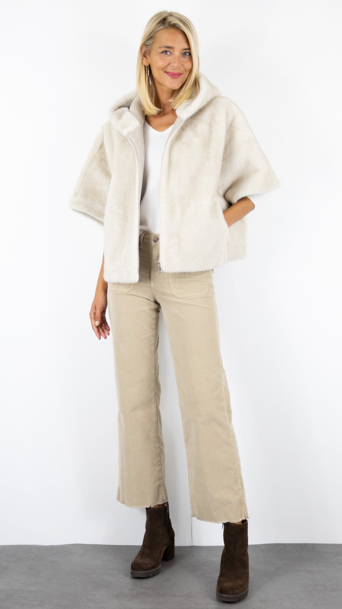VESTE A CAPUCHE MANCHESC OURTE EN FAUSSE FOURRURE POUR FEMME VOUS 280711#COLOR_BEIGE