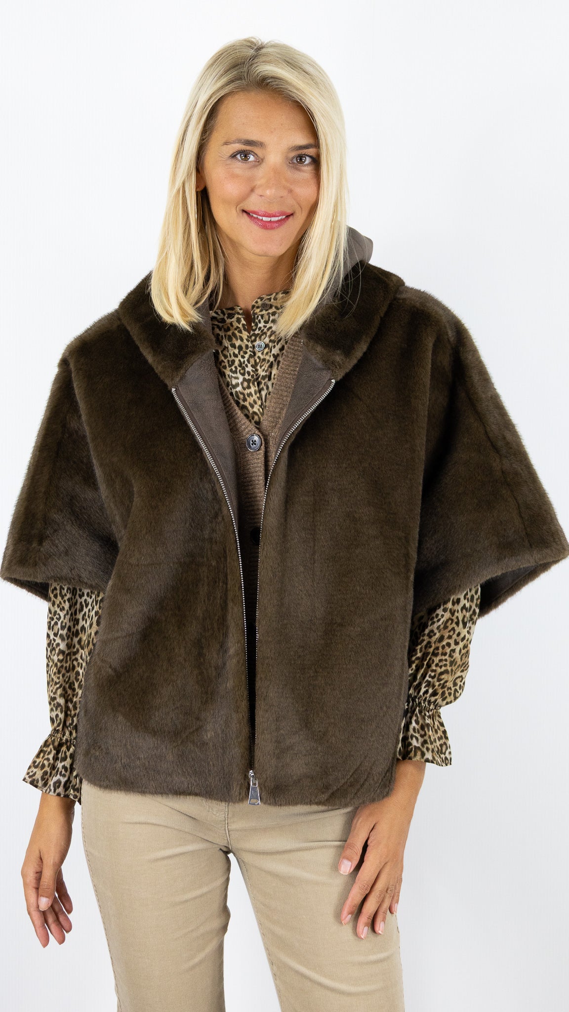 VESTE A CAPUCHE MANCHESC OURTE EN FAUSSE FOURRURE POUR FEMME VOUS 280711#COLOR_MARRON