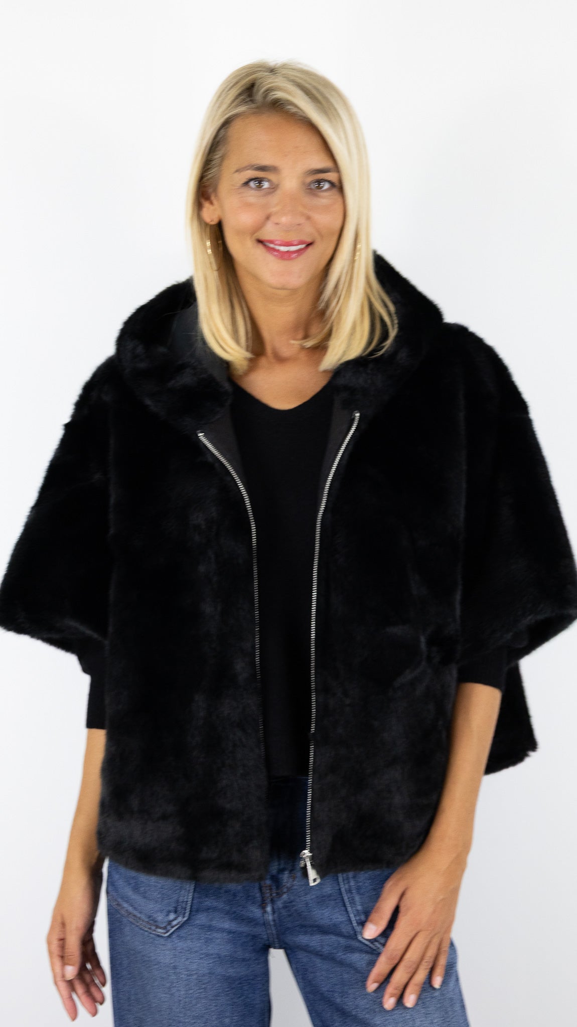 VESTE A CAPUCHE MANCHESC OURTE EN FAUSSE FOURRURE POUR FEMME VOUS 280711#COLOR_NOIR
