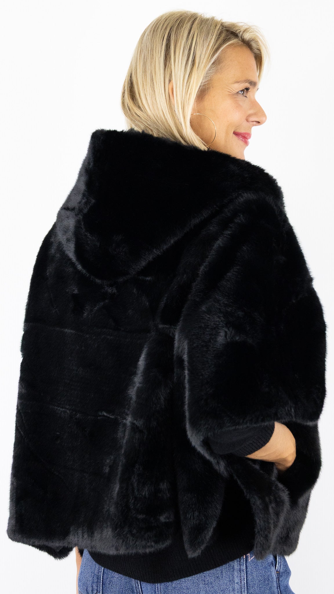 VESTE A CAPUCHE MANCHESC OURTE EN FAUSSE FOURRURE POUR FEMME VOUS 280711#COLOR_NOIR