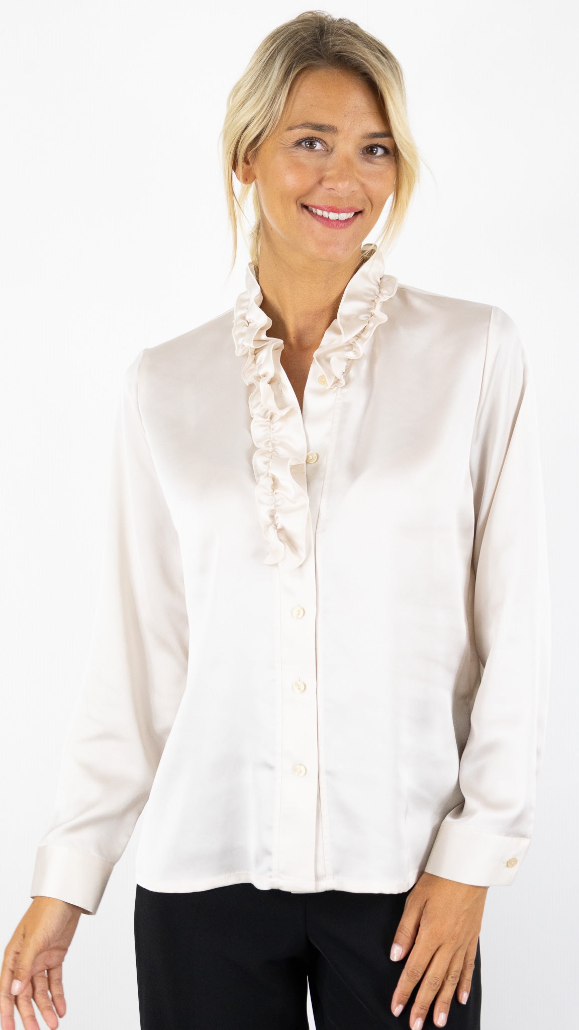 BLOUSE FLUIDE SATINEE CREME AVEC COL VOLANTE SOMMERMANN 2816/11 JARINA