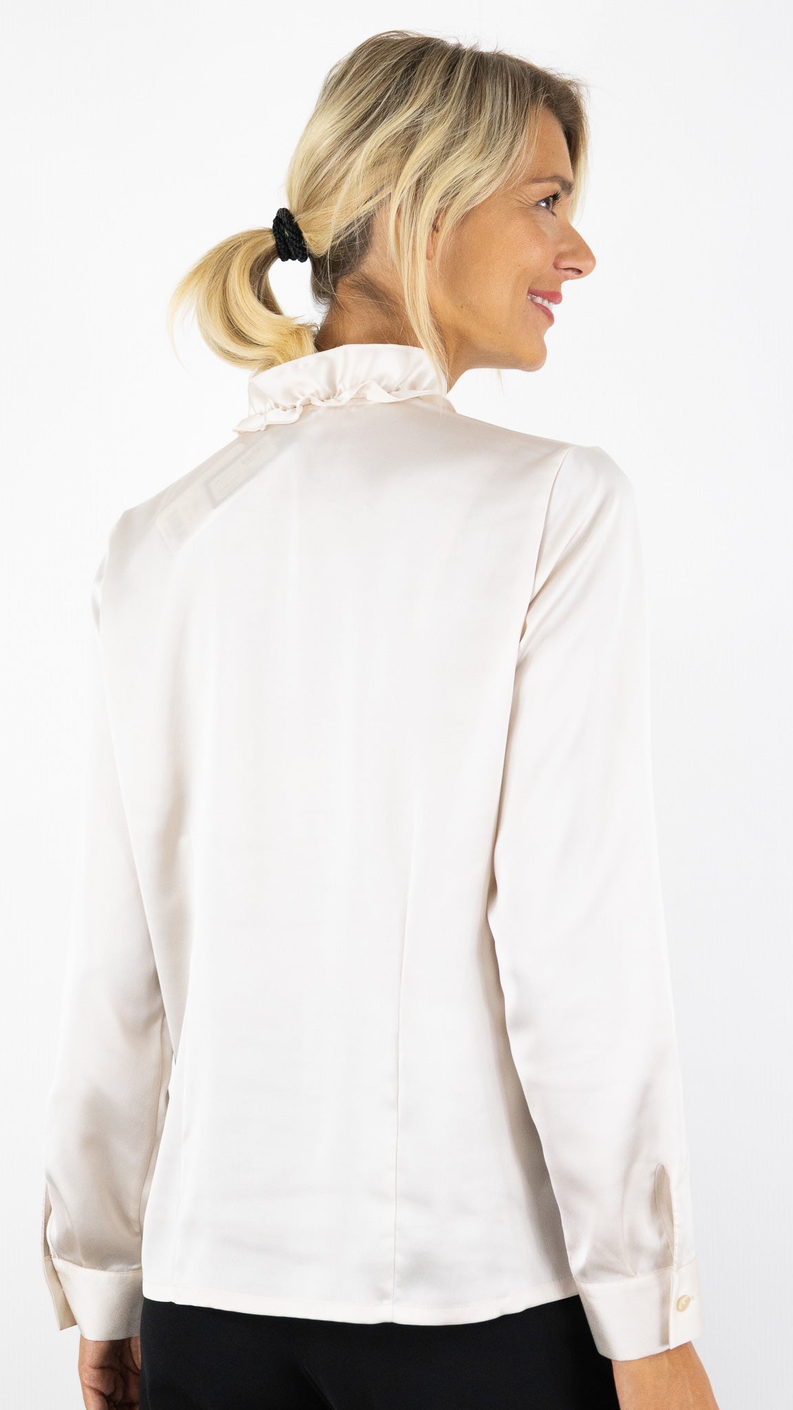 BLOUSE FLUIDE SATINEE CREME AVEC COL VOLANTE SOMMERMANN 2816/11 JARINA