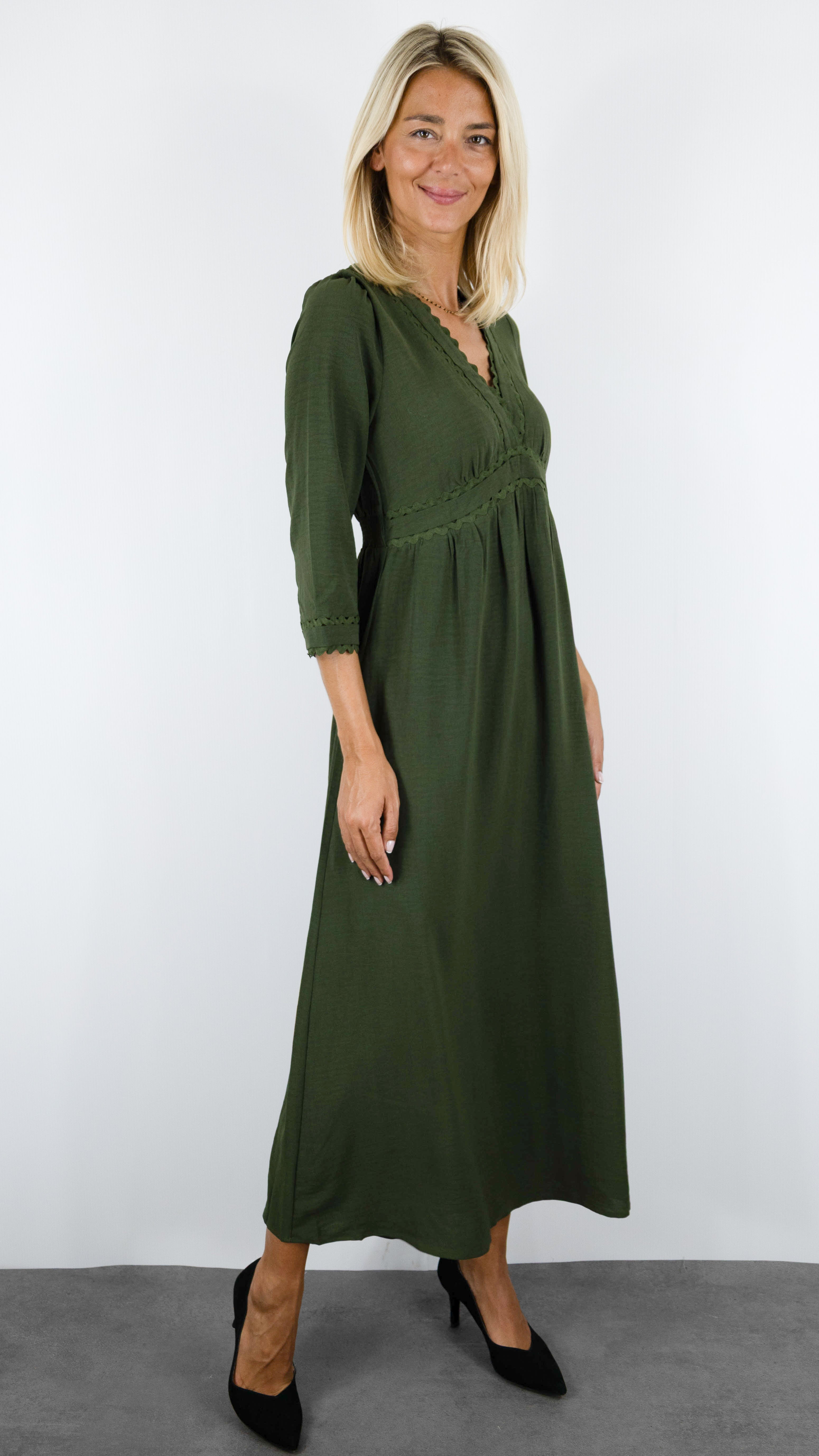 ROBE LONGUE COL V GARNI MAJOLICA 29449#COLOR_KAKI