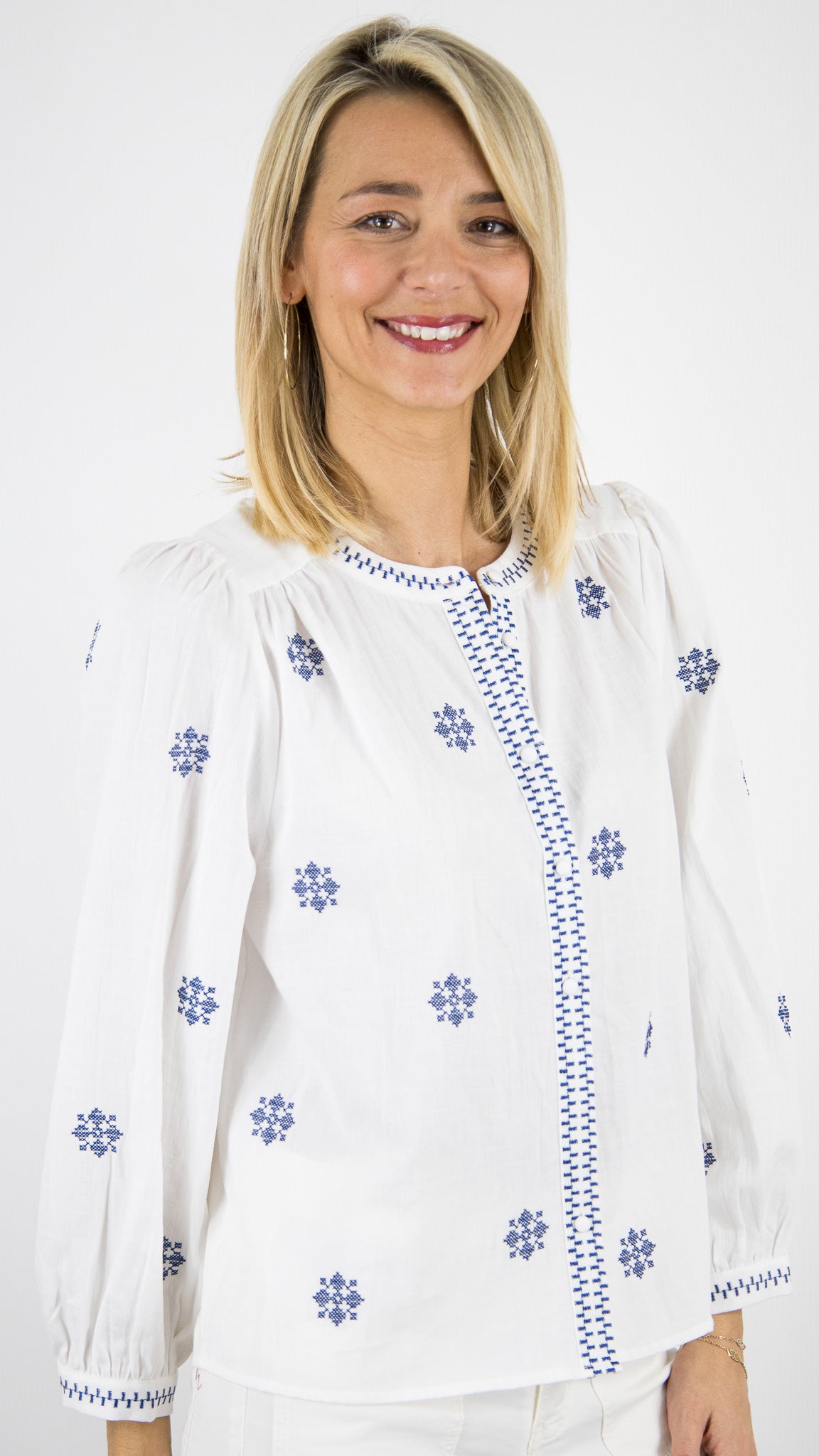 BLOUSE BRODEE EN COTON ECRU MARINE YCOO 30565B