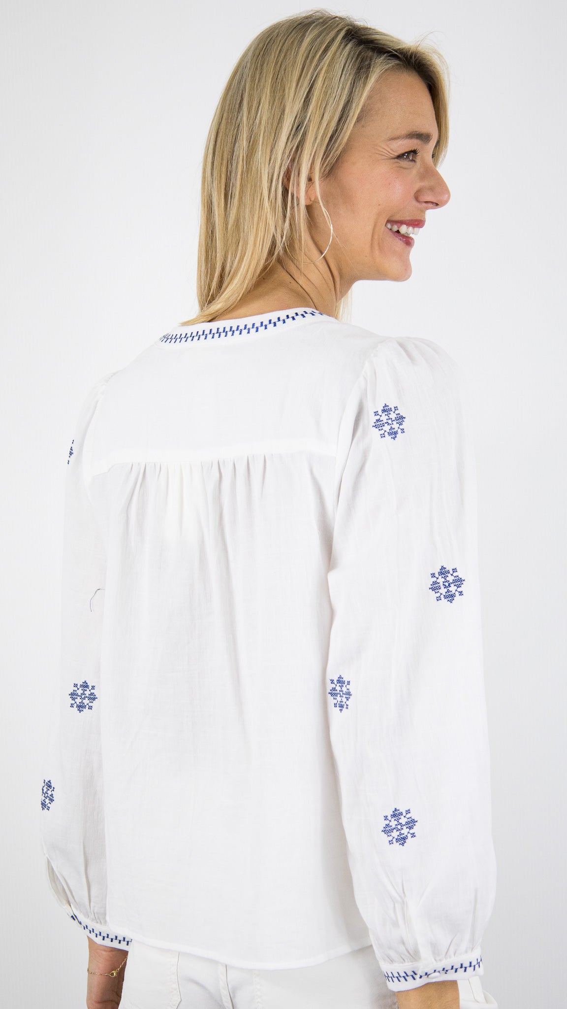 BLOUSE BRODEE EN COTON ECRU MARINE YCOO 30565B