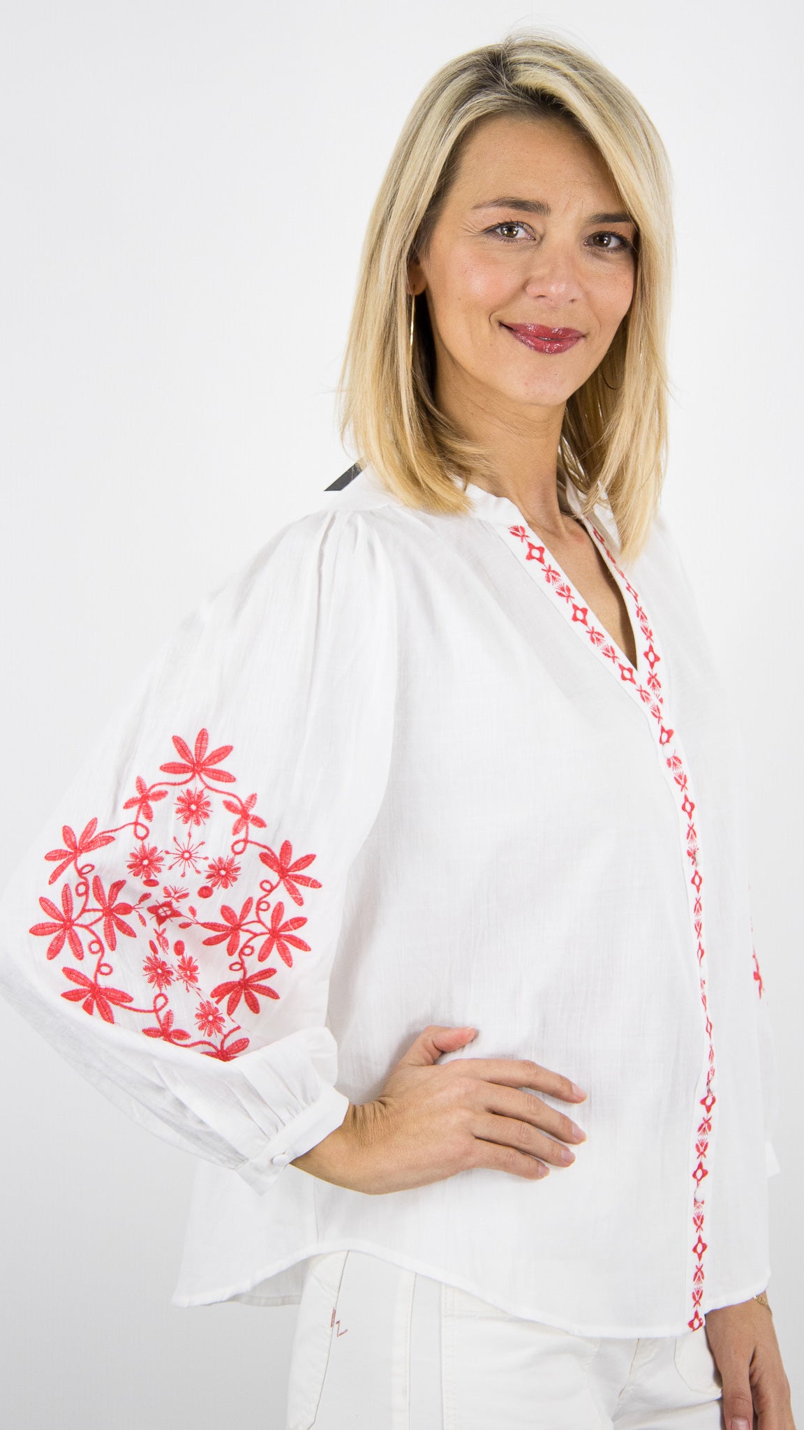 BLOUSE BRODEE EN COTON ECRU CORAIL YCOO 30579B 