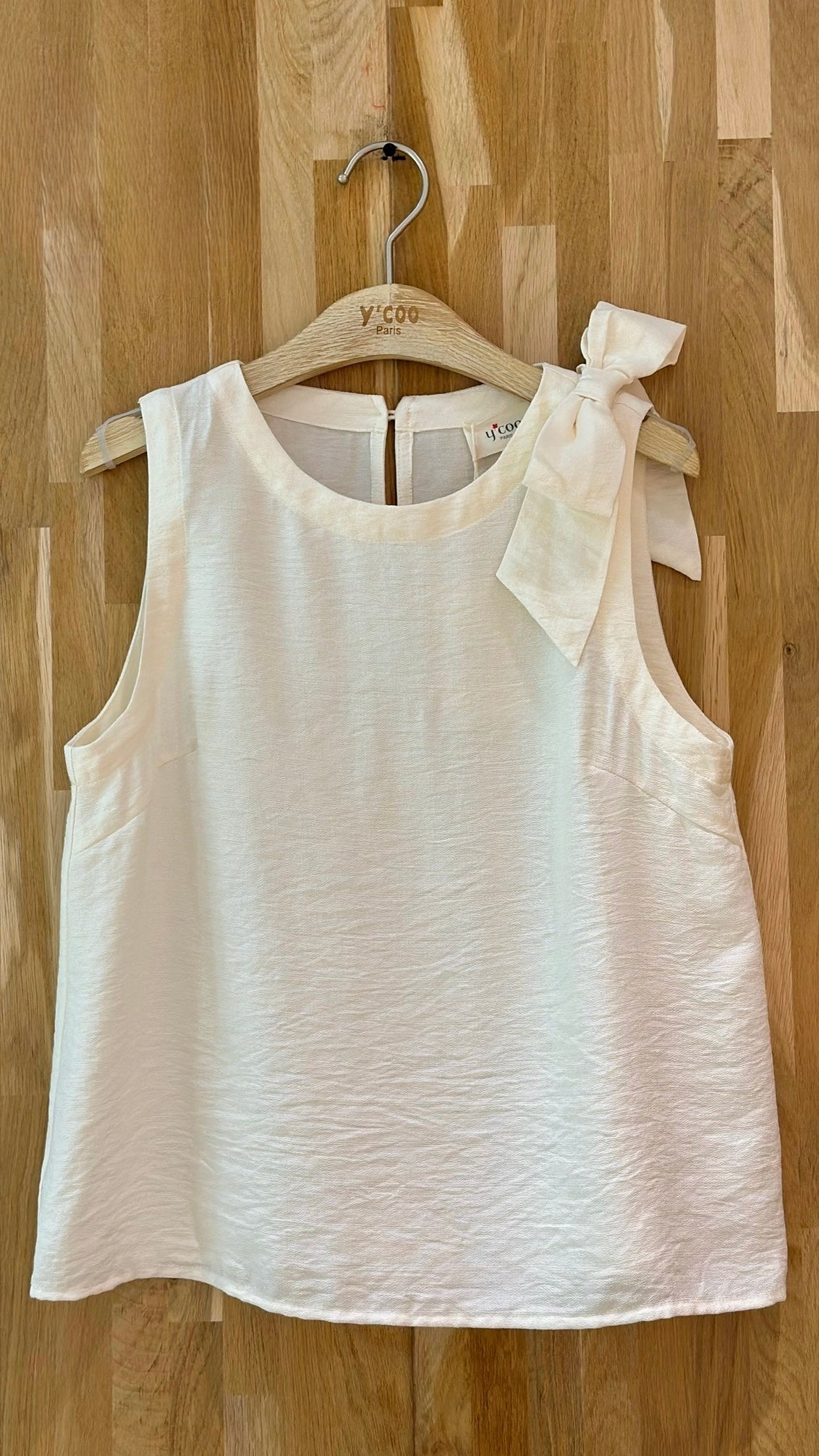 TOP D'ETE AVEC NOEUD A L'EPAULE IVOIRE YCOO 30640B